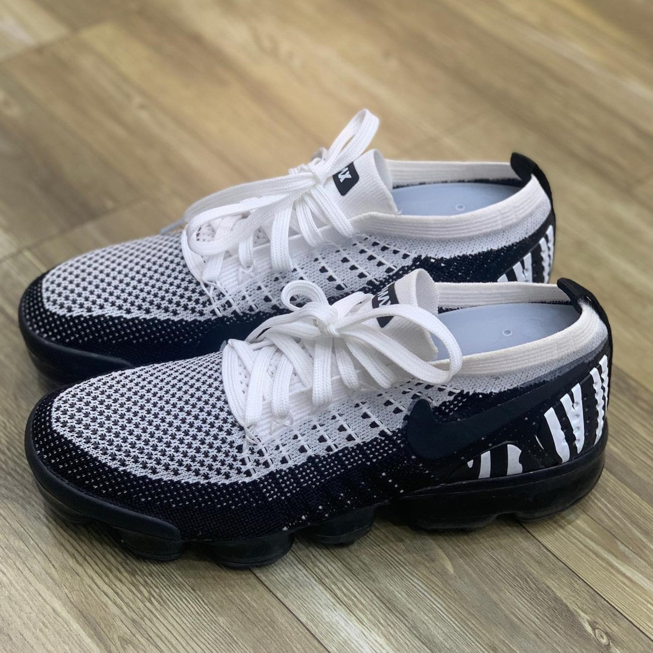 VaporMax Flyknit 2 Zebra