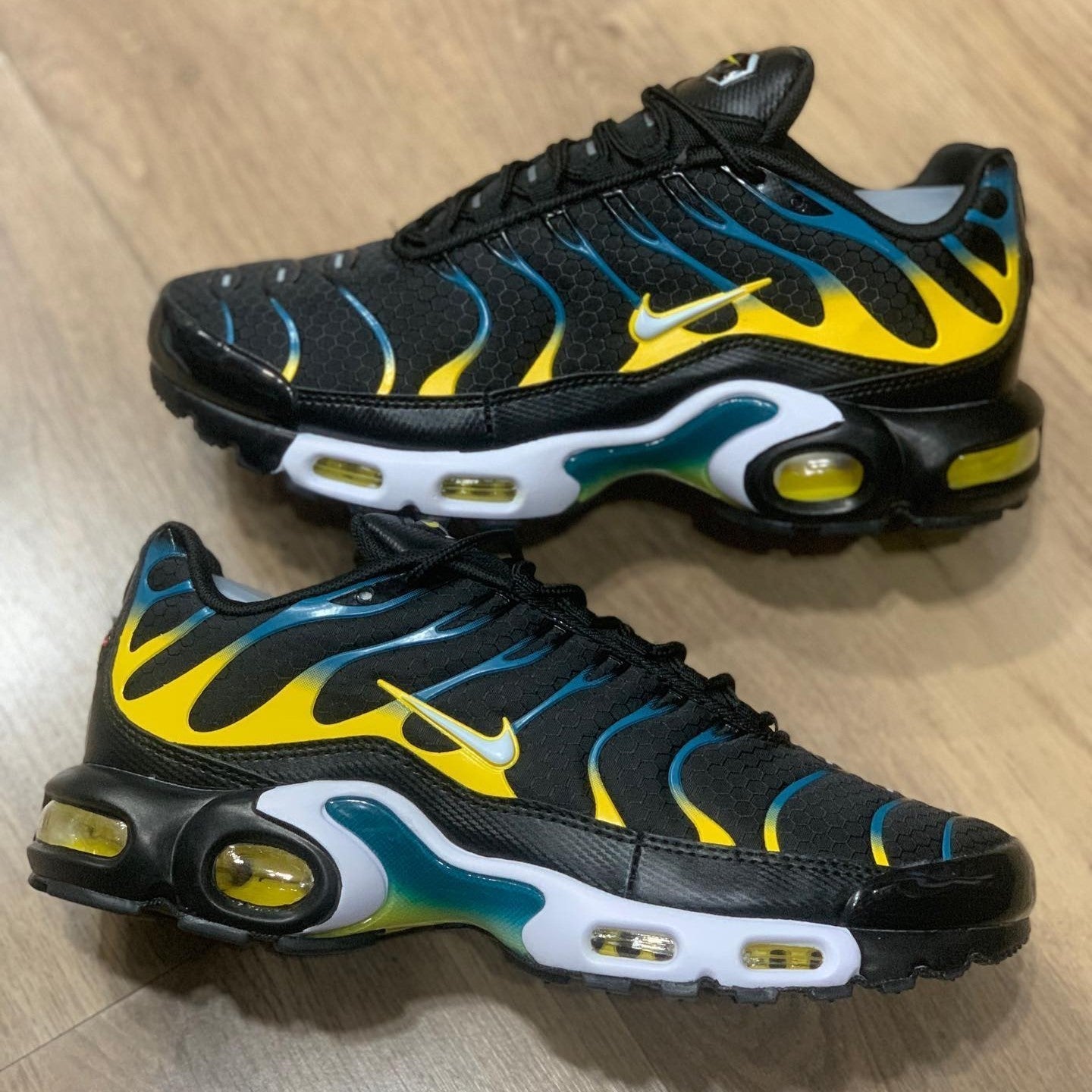 Air Max Plus TN Black University Gold Spruce