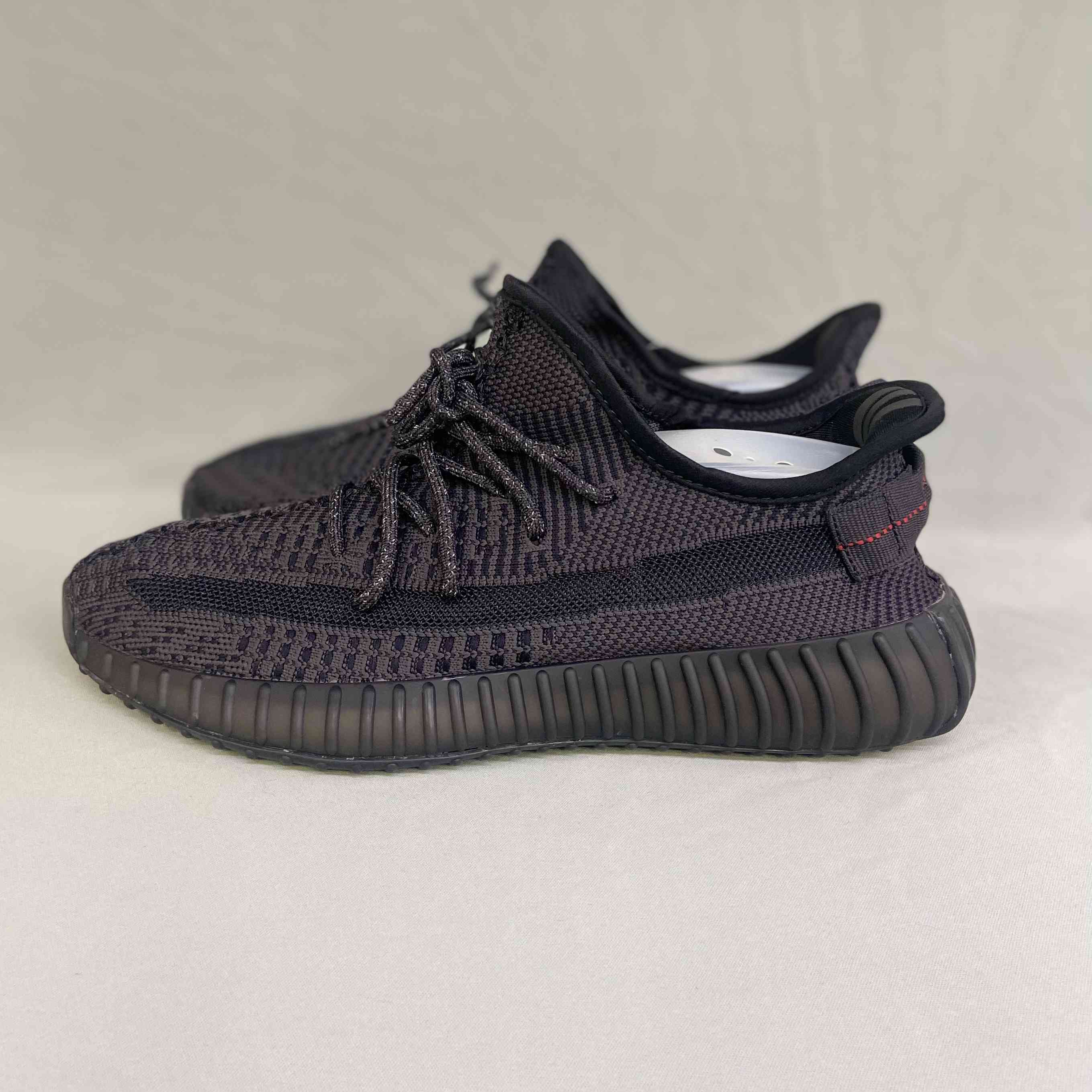 Yeezy Boost 350 v2 Onyx