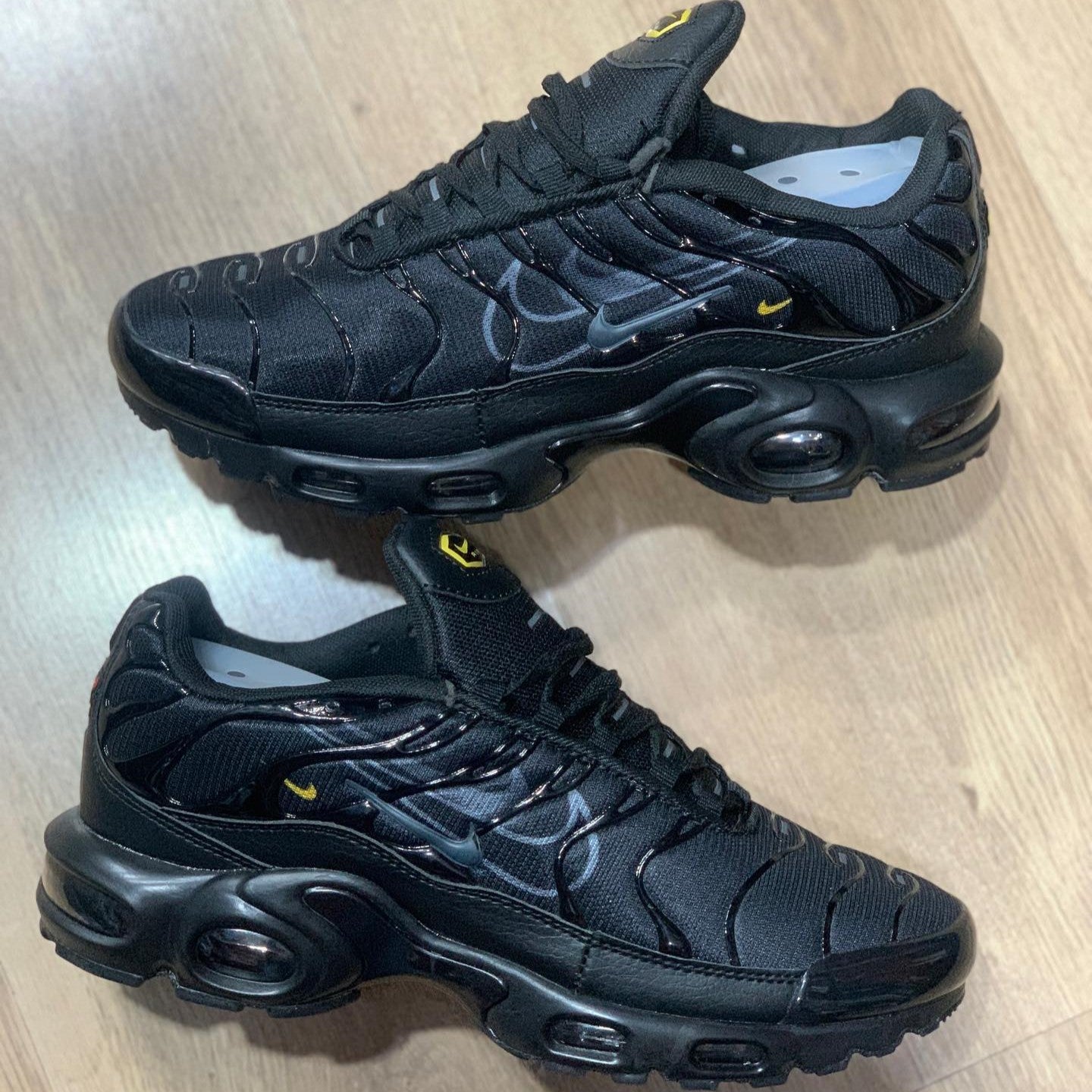 Air Max Plus TN Multi Swoosh Black