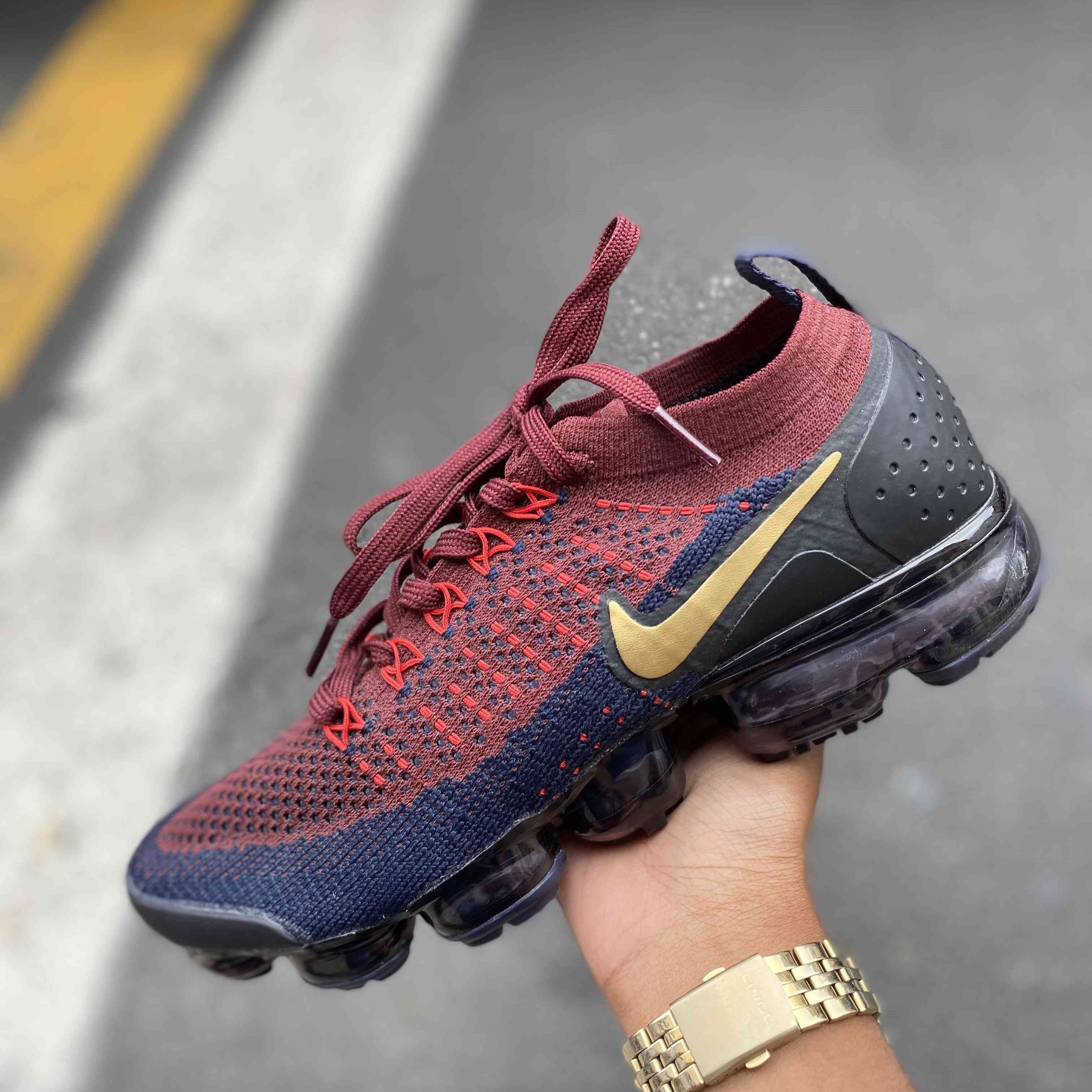 VaporMax Flyknit 2 Team Red Obsidian