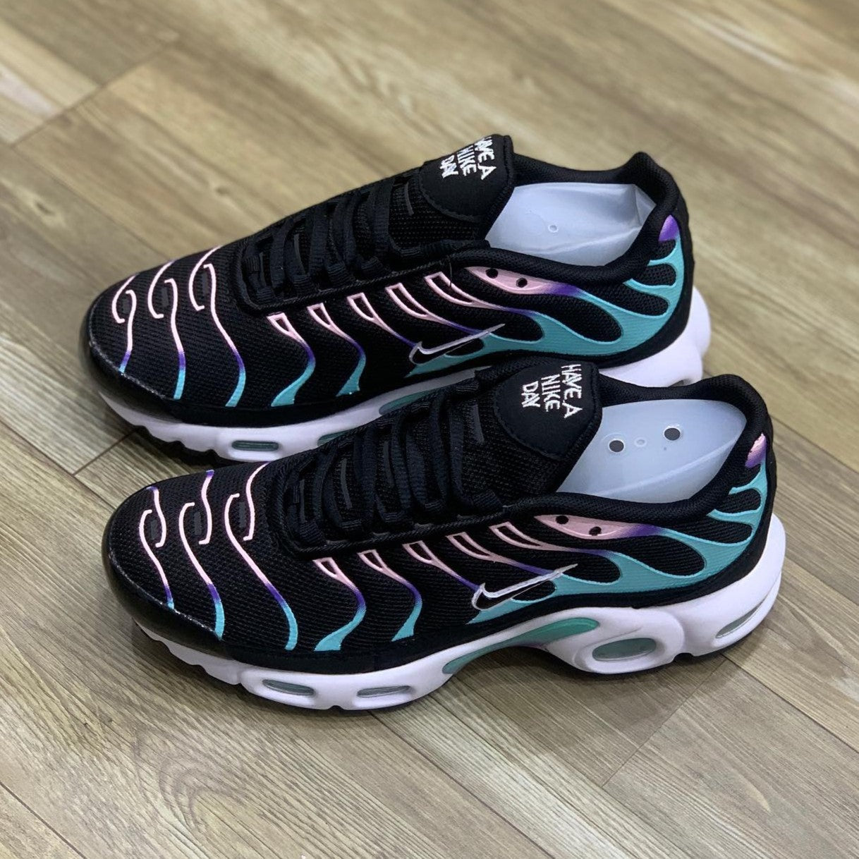 Air Max Plus TN Have a Nike Day