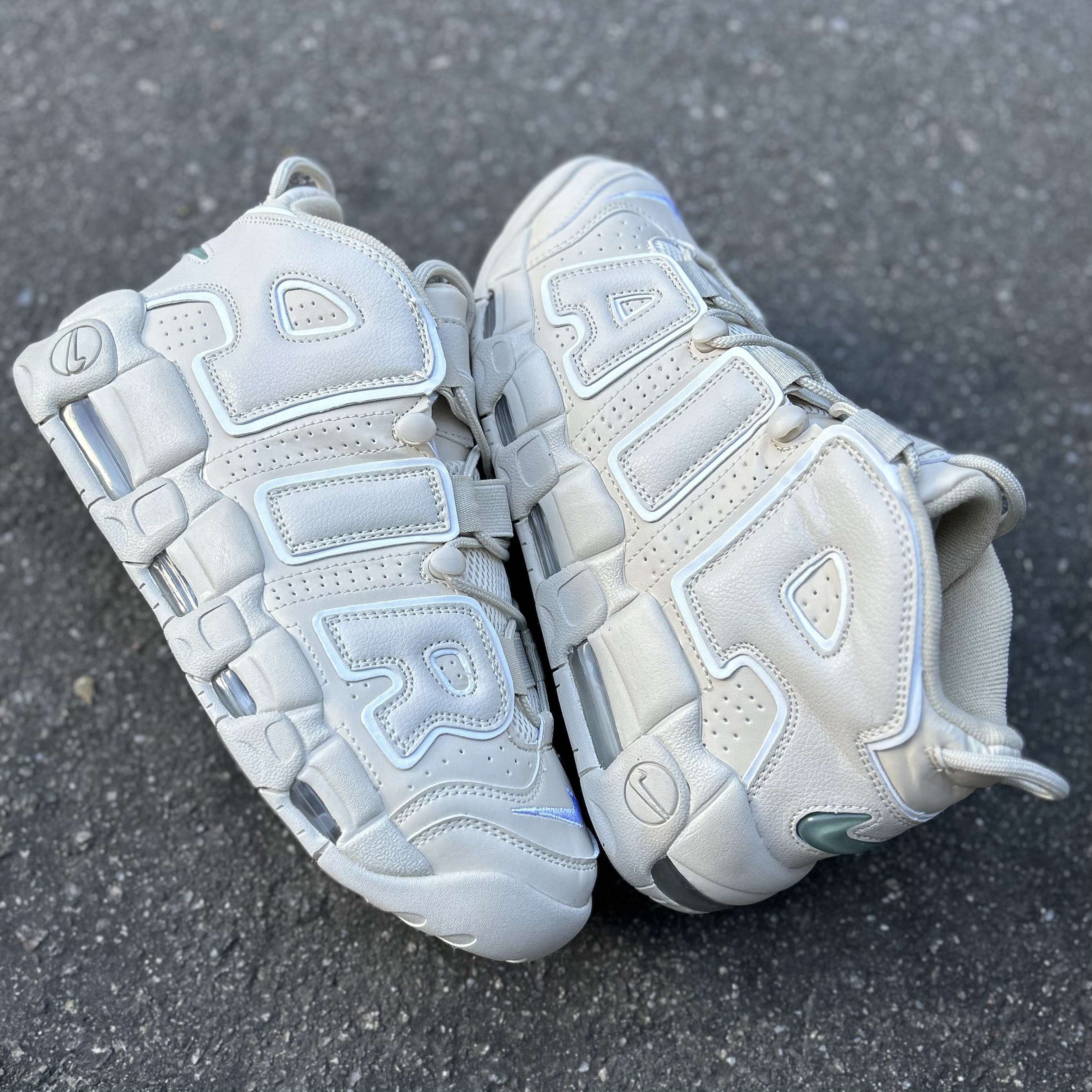 Air More Uptempo Low Light Bone