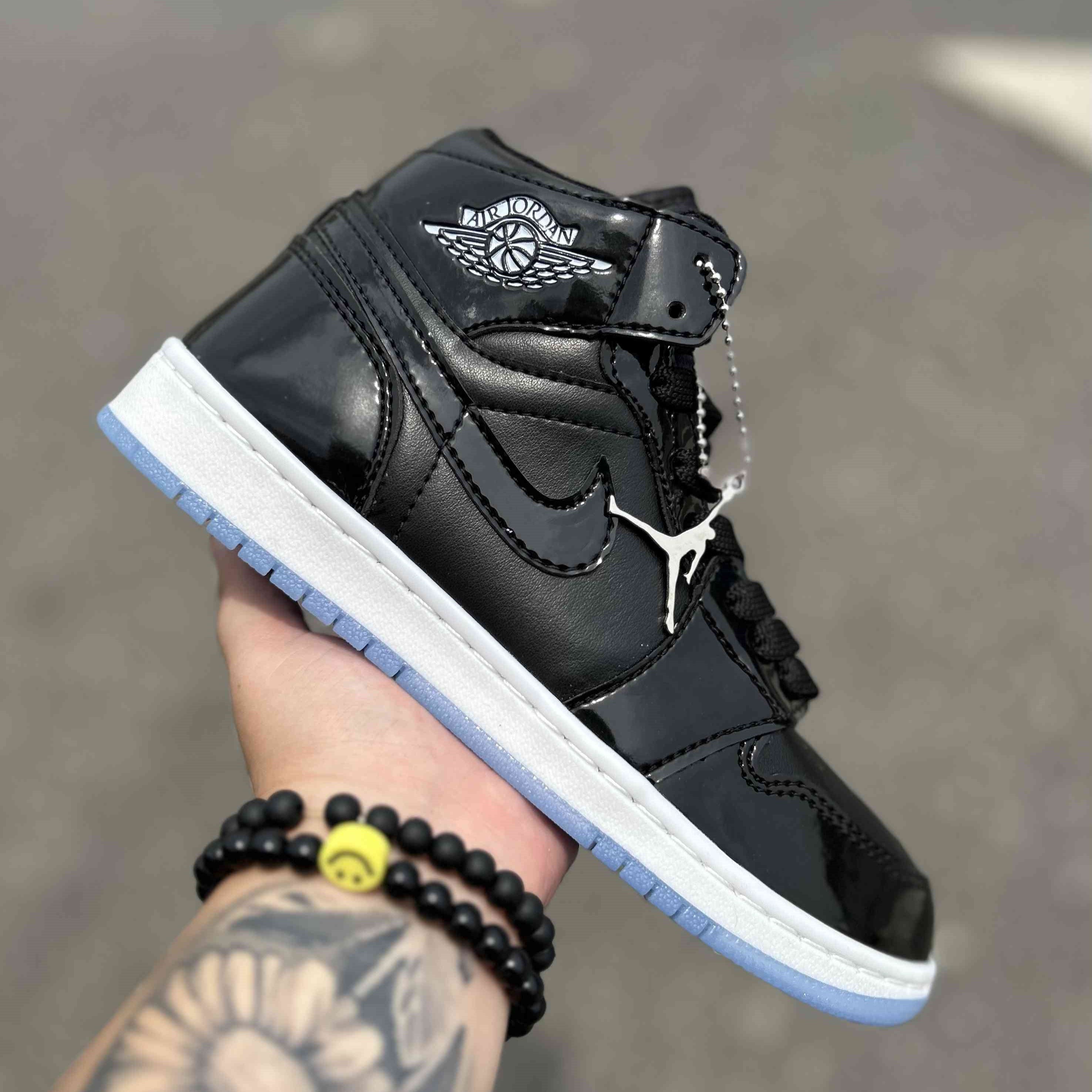 Air Jordan 1 Mid SE Space Jam