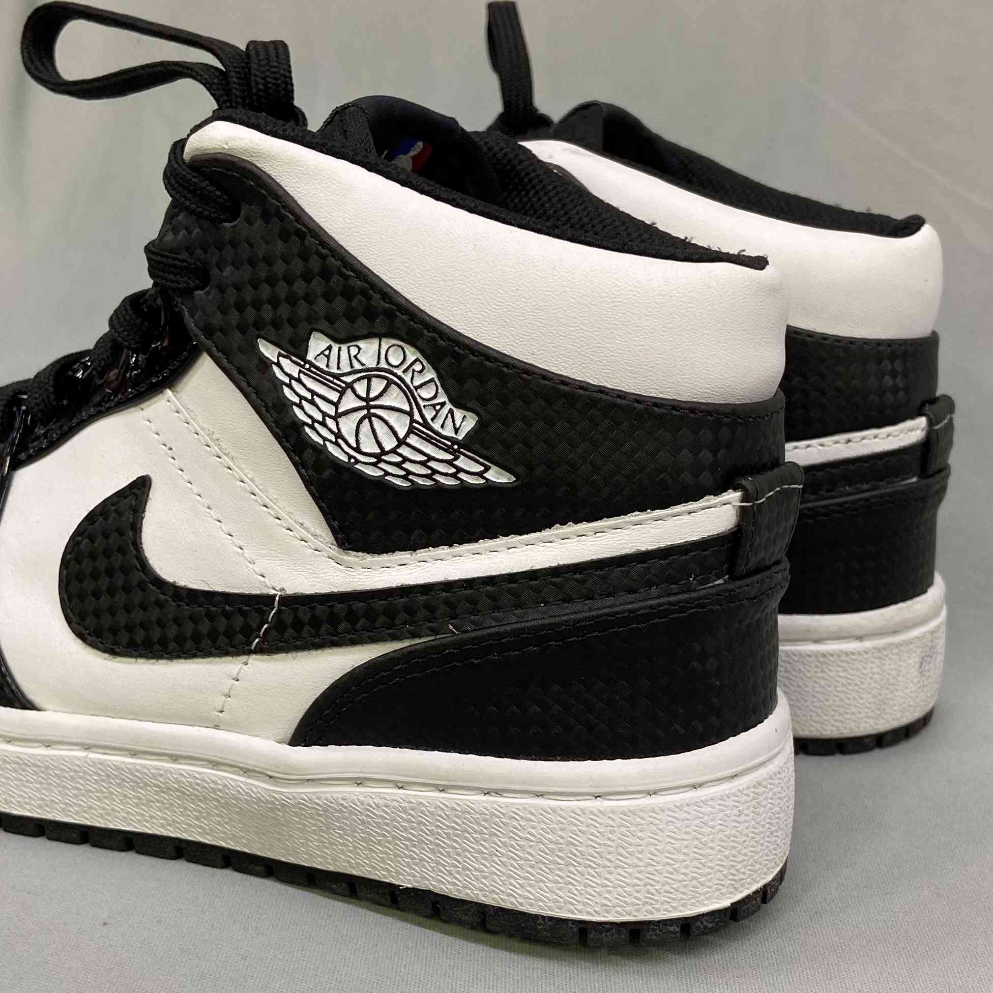 Air Jordan 1 Mid SE GS All Star