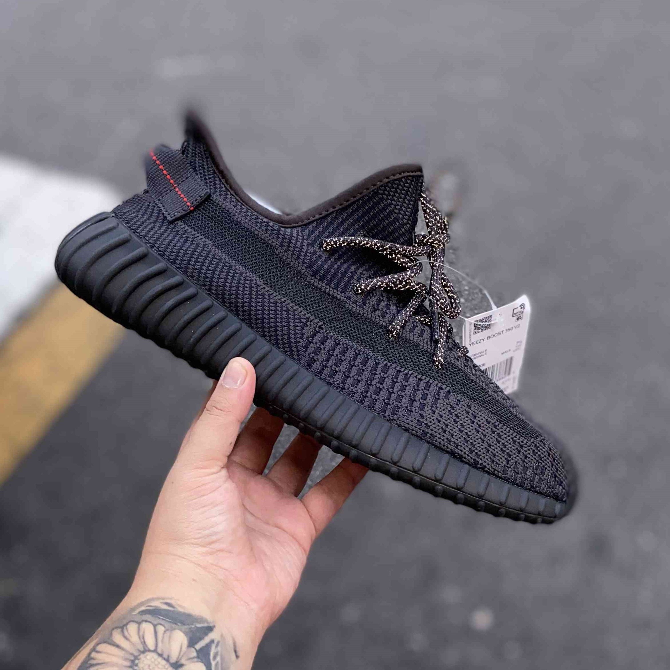 Yeezy Boost 350 v2 Onyx
