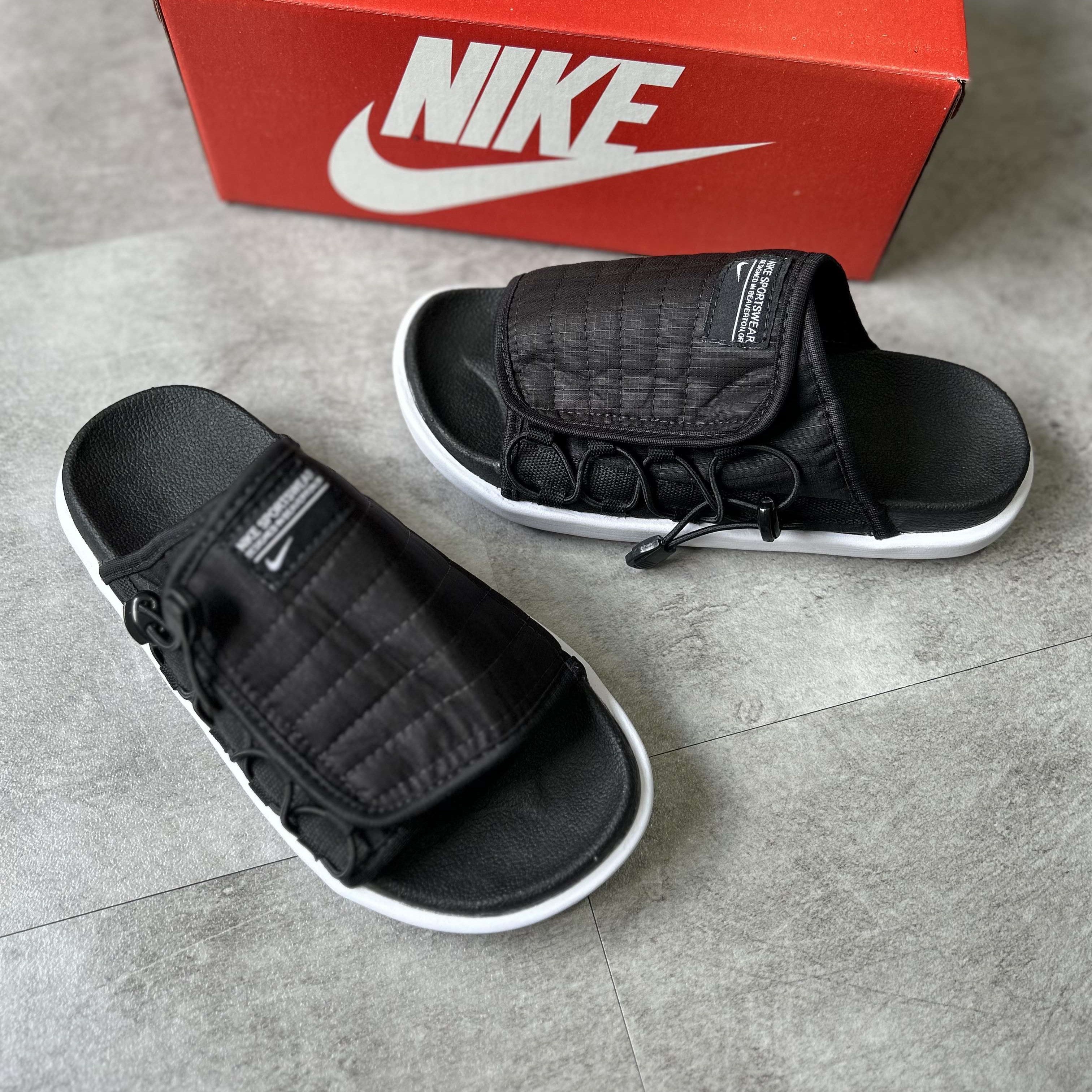 Asuna 2 Slide Black White