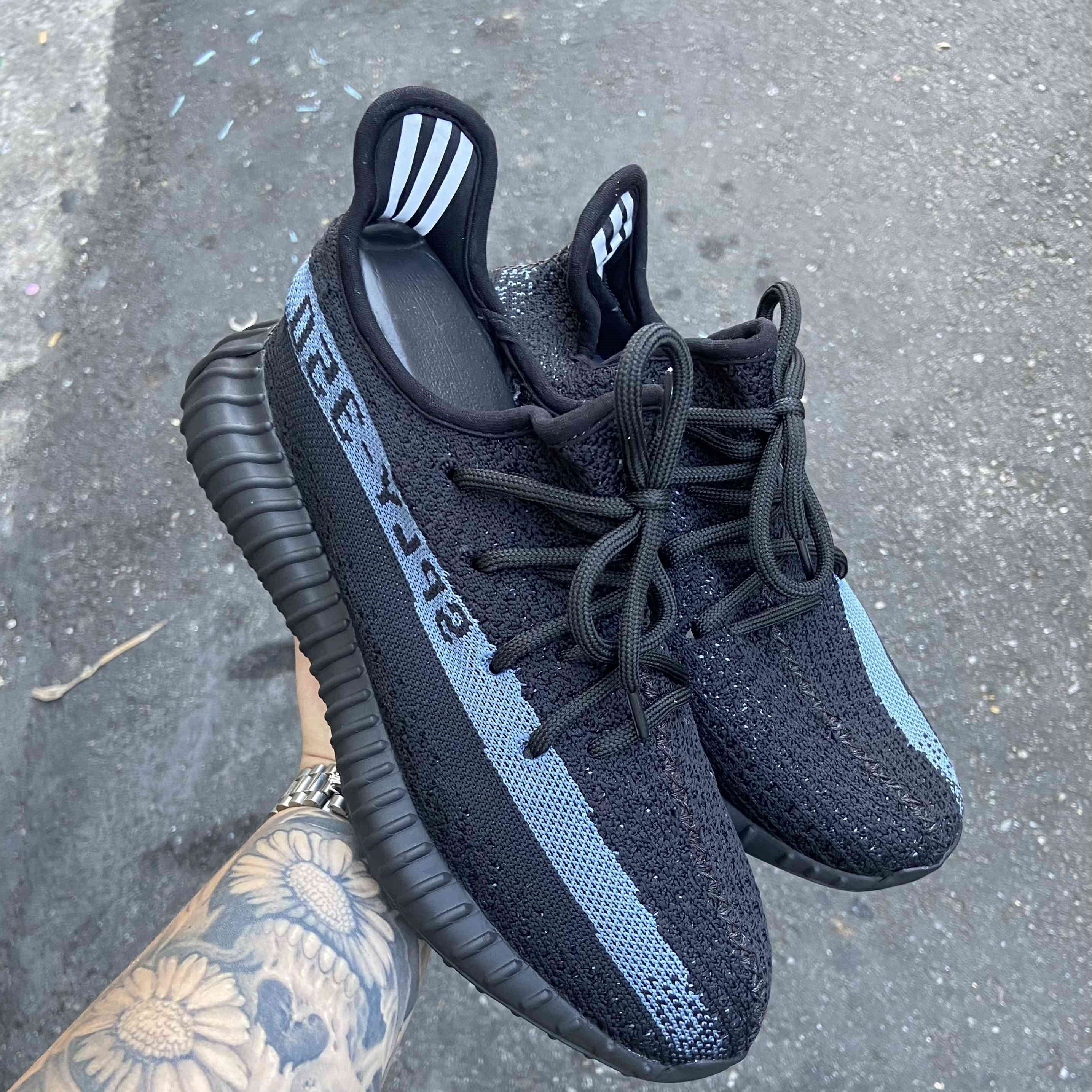 Yeezy Boost 350 v2 Dazzling Blue