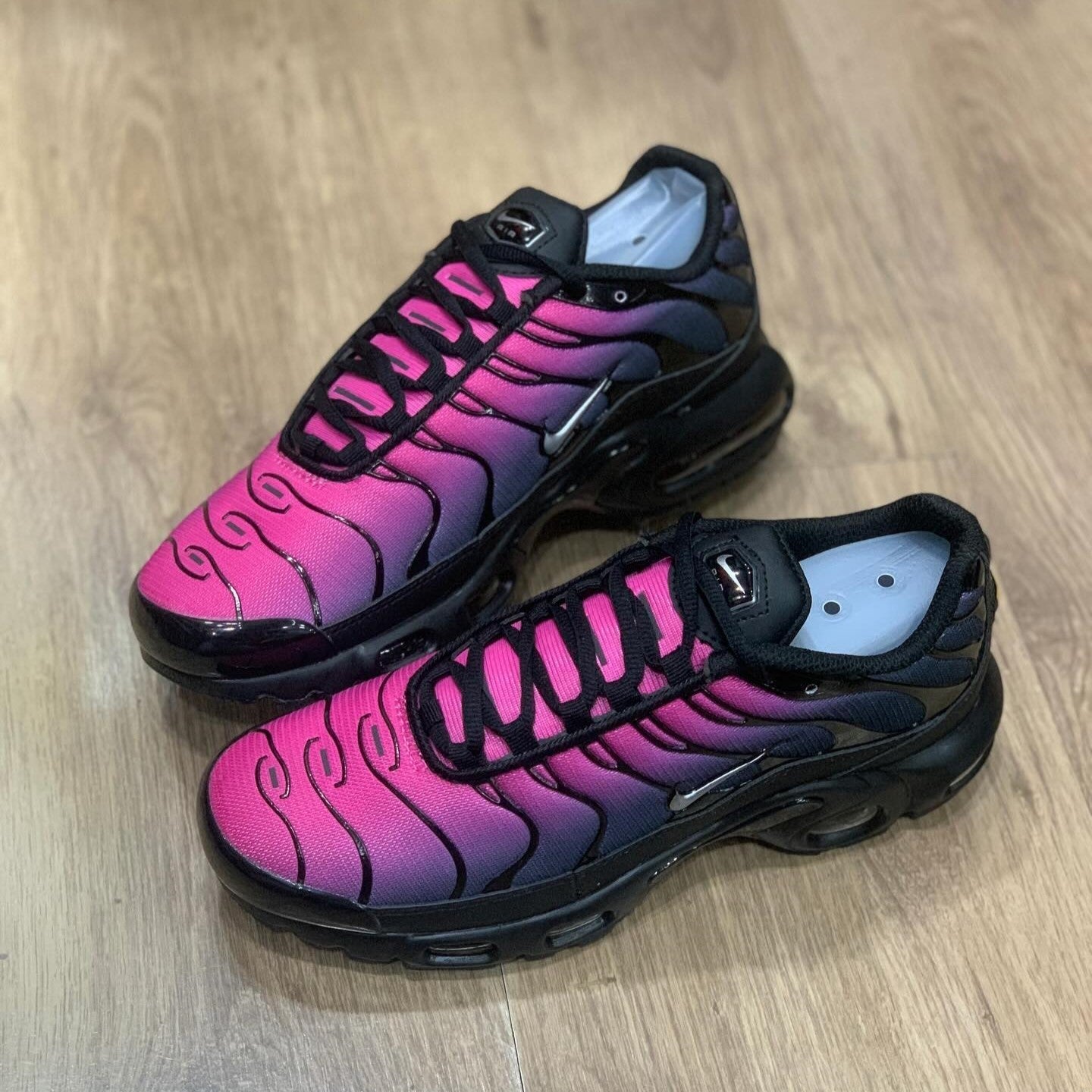 Air Max Plus TN Pink Black Gradient