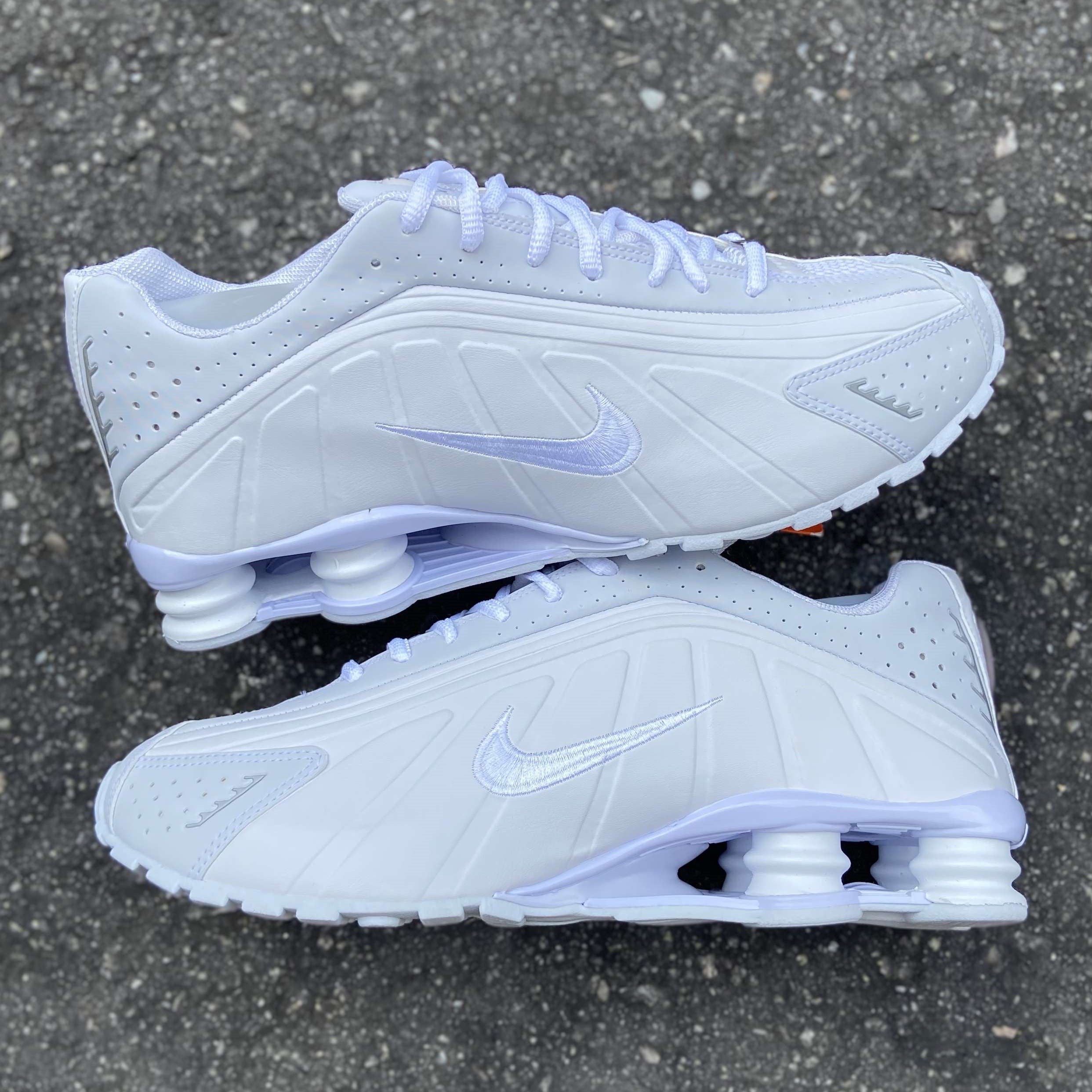 Shox R4 Triple White