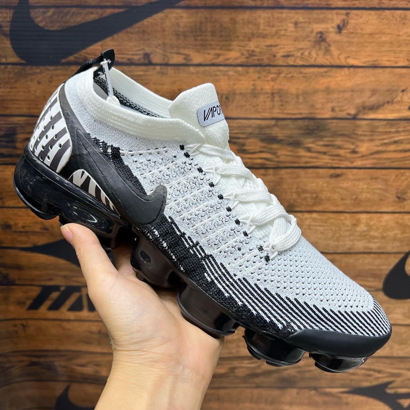 VaporMax Flyknit 2 Zebra