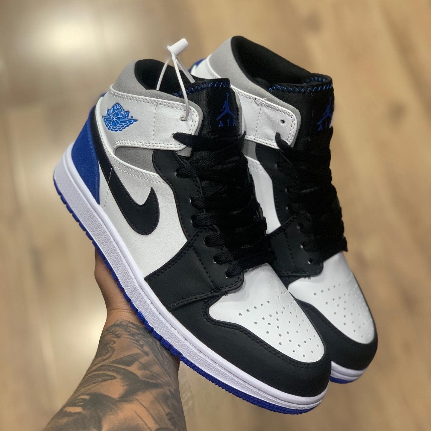 Air Jordan 1 Mid SE Royal Black Toe