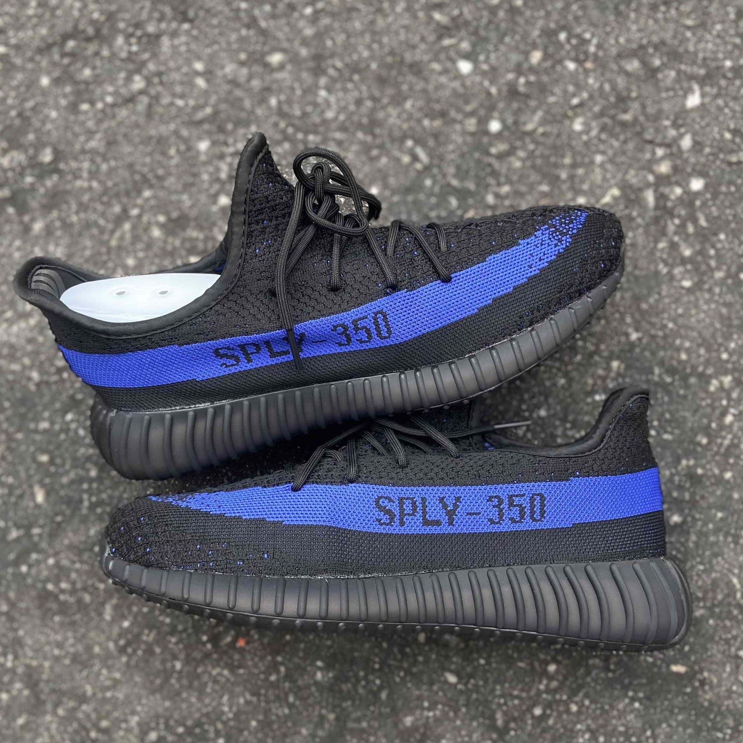 Yeezy Boost 350 v2 Dazzling Blue