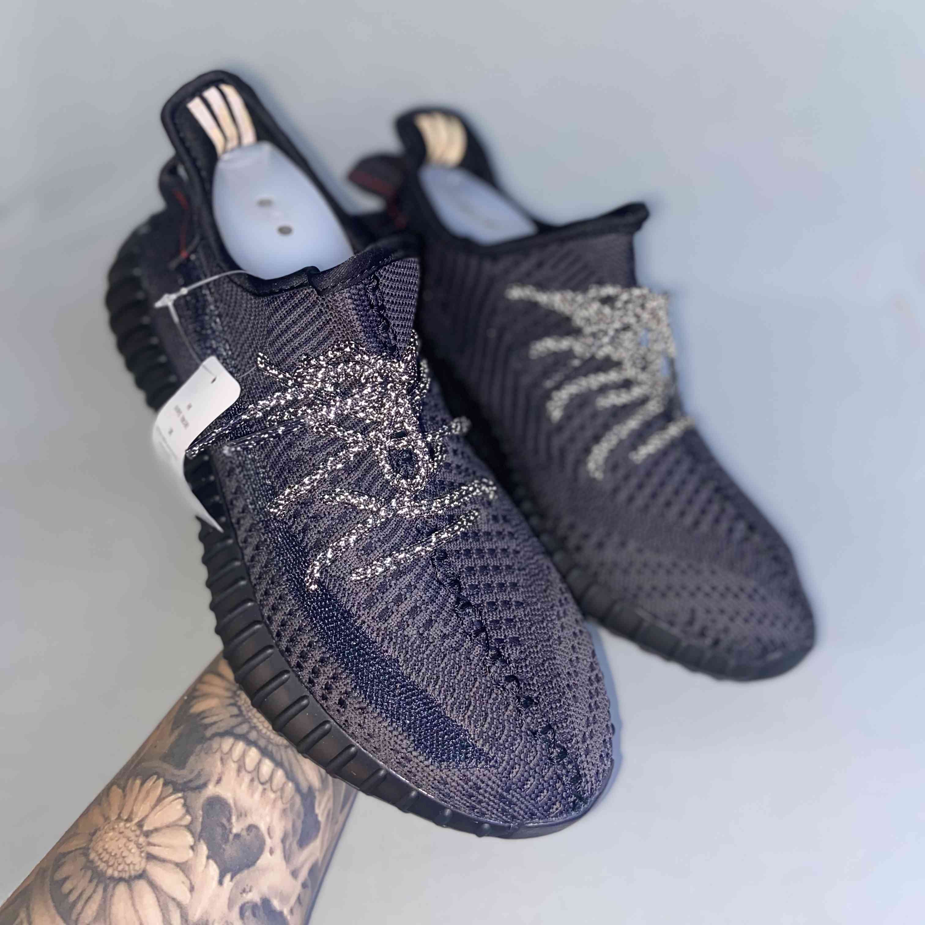 Yeezy Boost 350 v2 Onyx