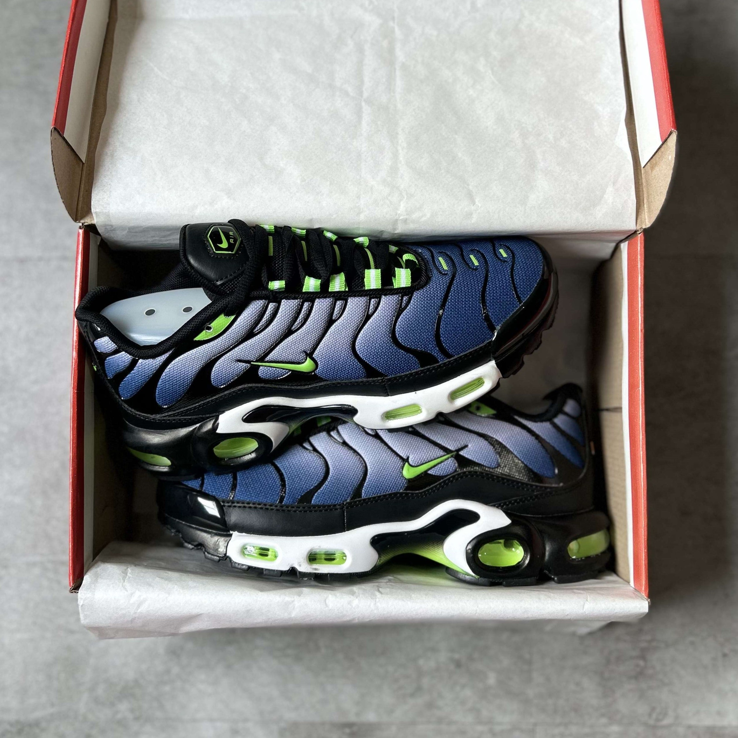 Air Max Plus TN Icons Black Scream Green