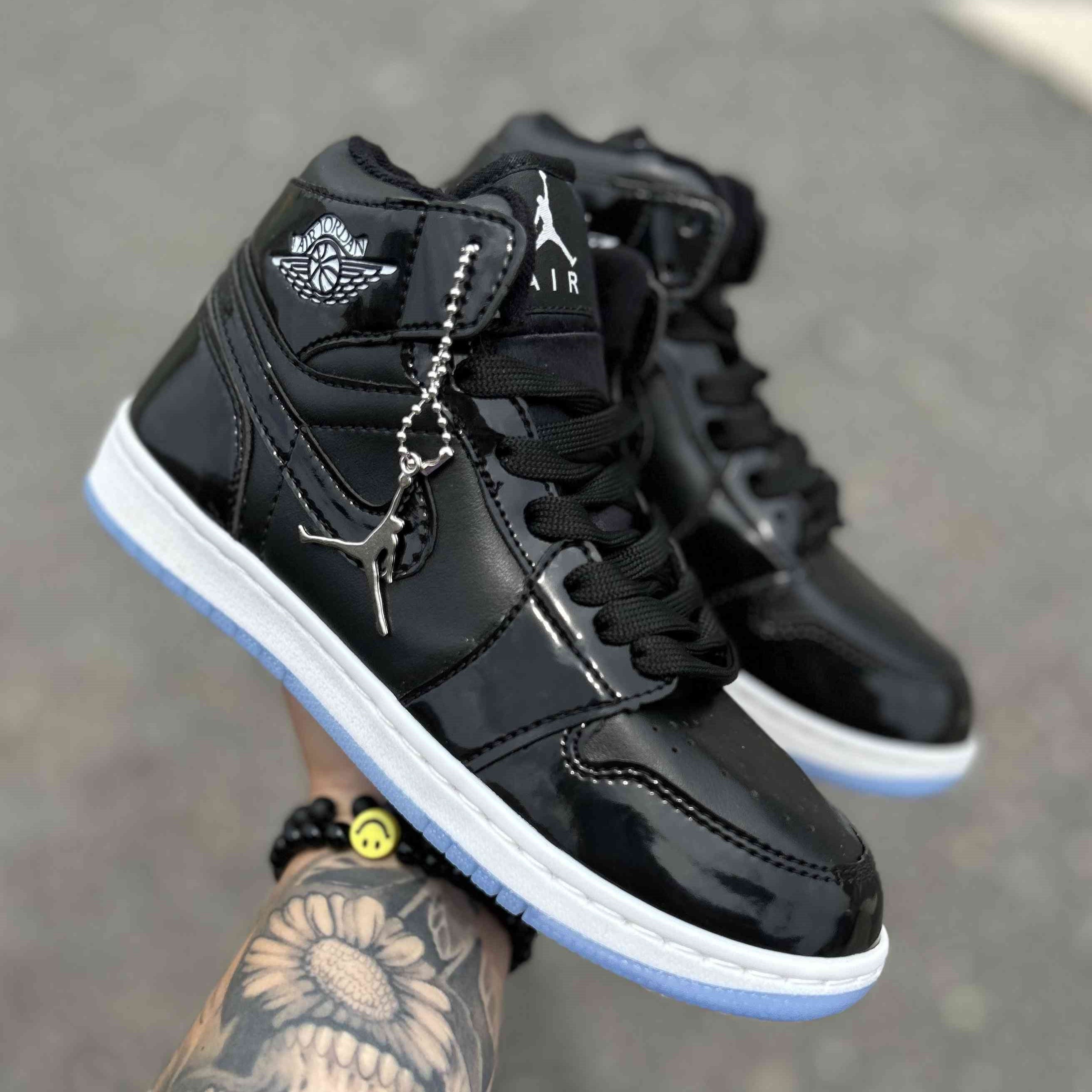 Air Jordan 1 Mid SE Space Jam