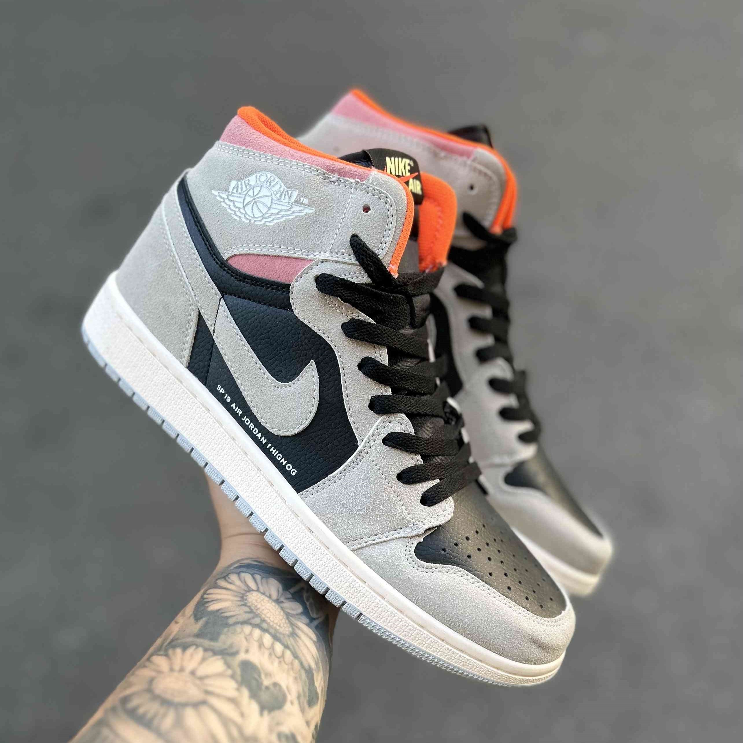 Air Jordan 1 Retro High OG Neutral Grey Hyper Crimson