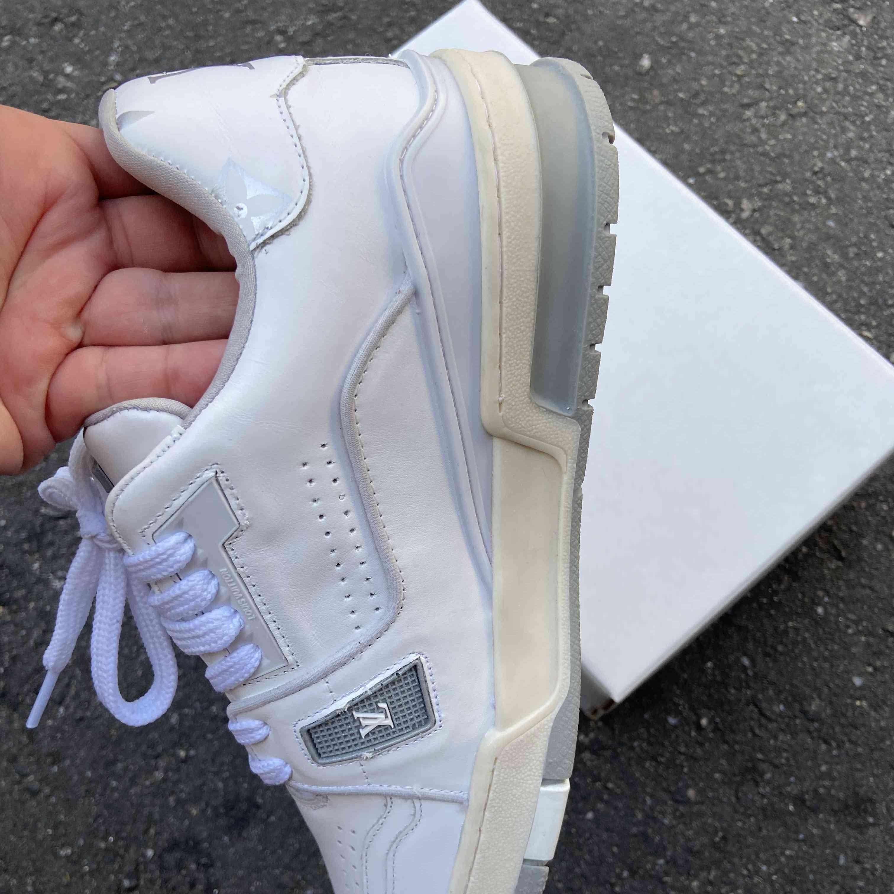 LV Trainer White Grey Signature