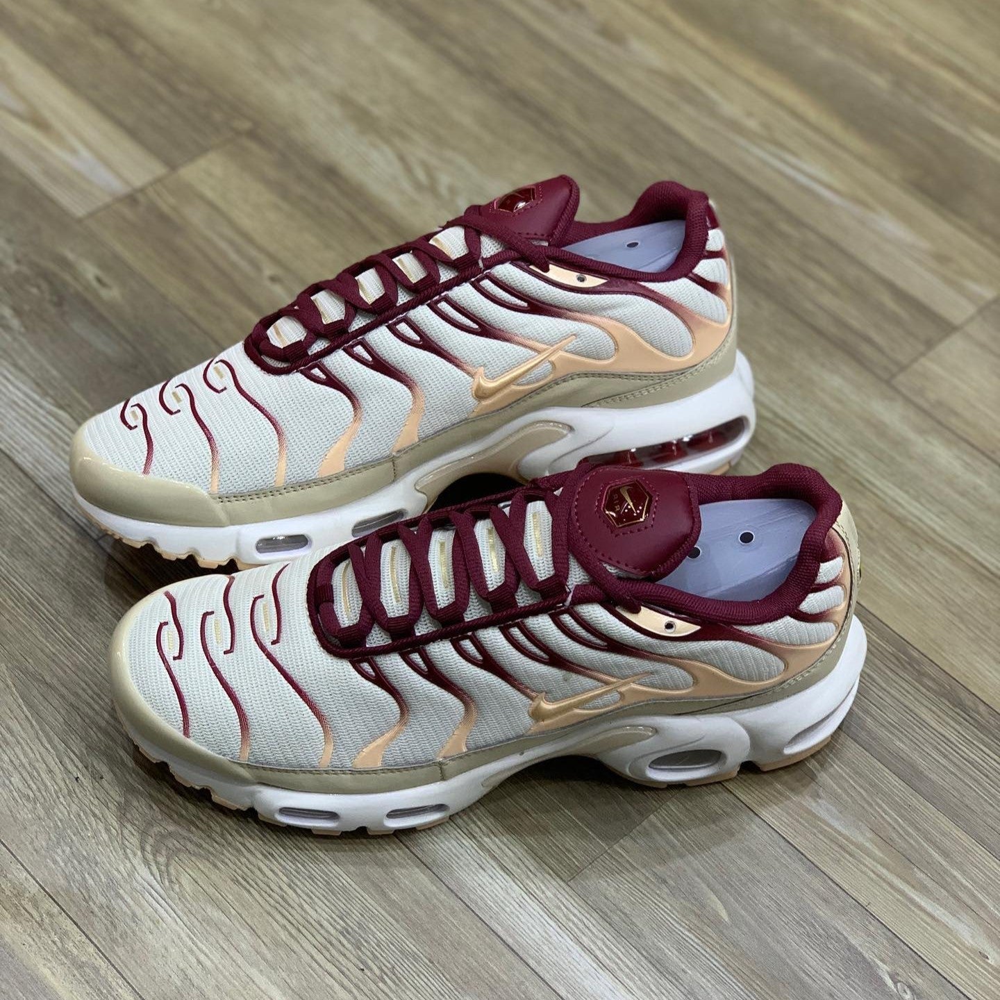 Air Max Plus TN Sail Team Red