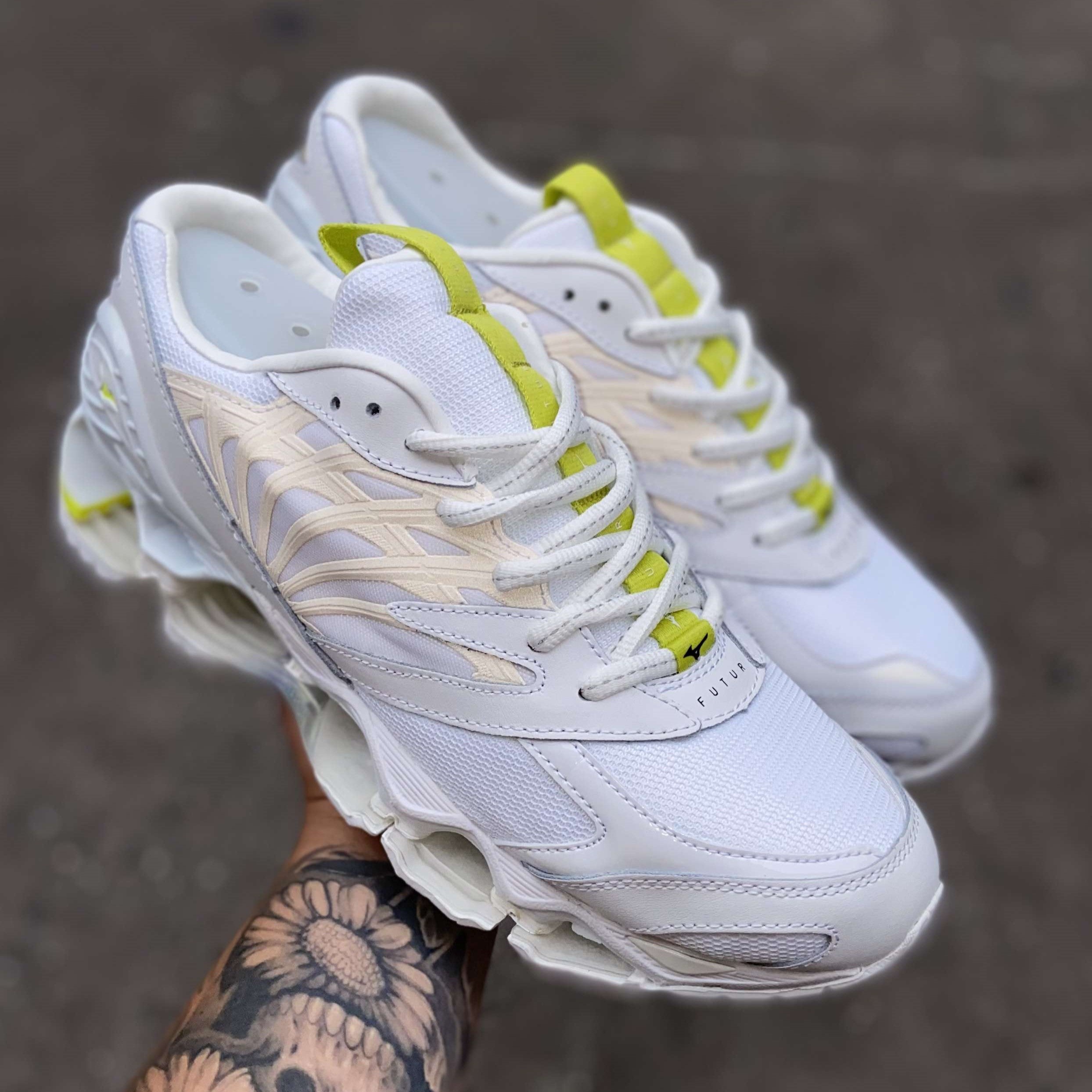 Mizuno Futur White Safety Yellow
