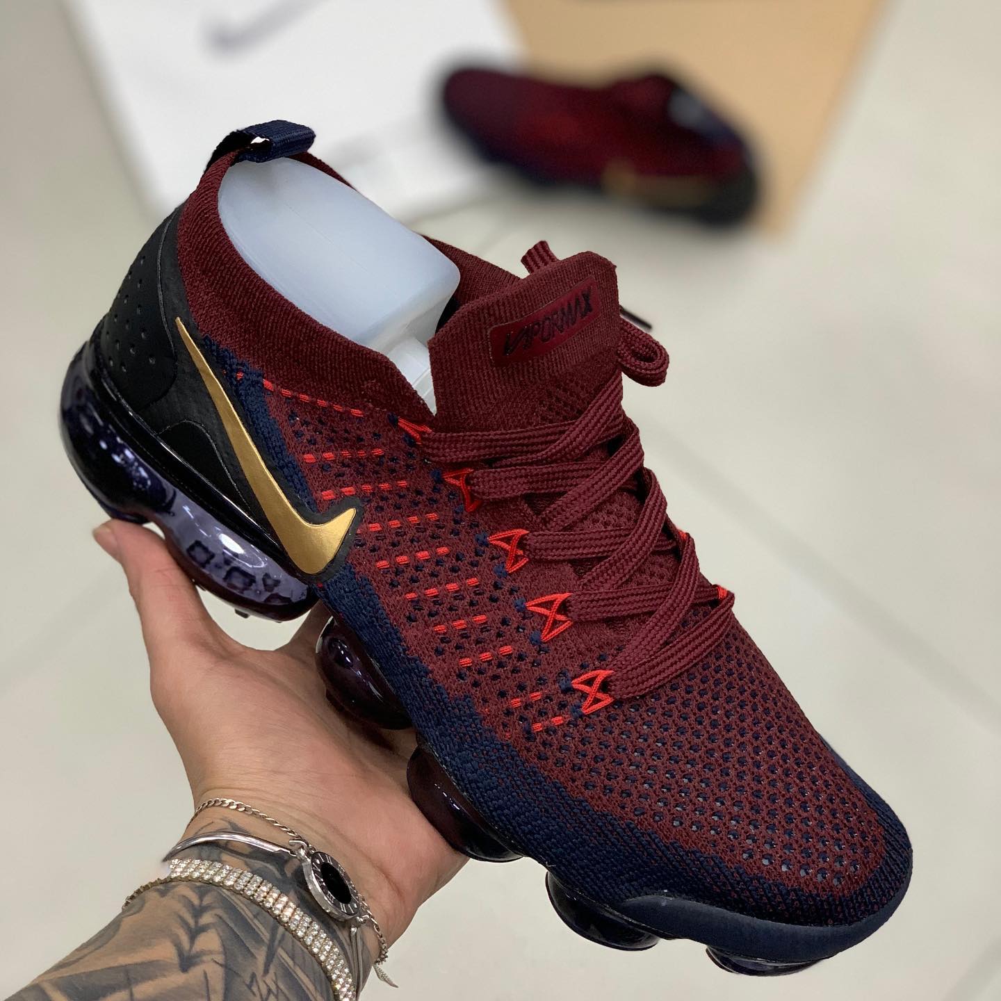VaporMax Flyknit 2 Team Red Obsidian