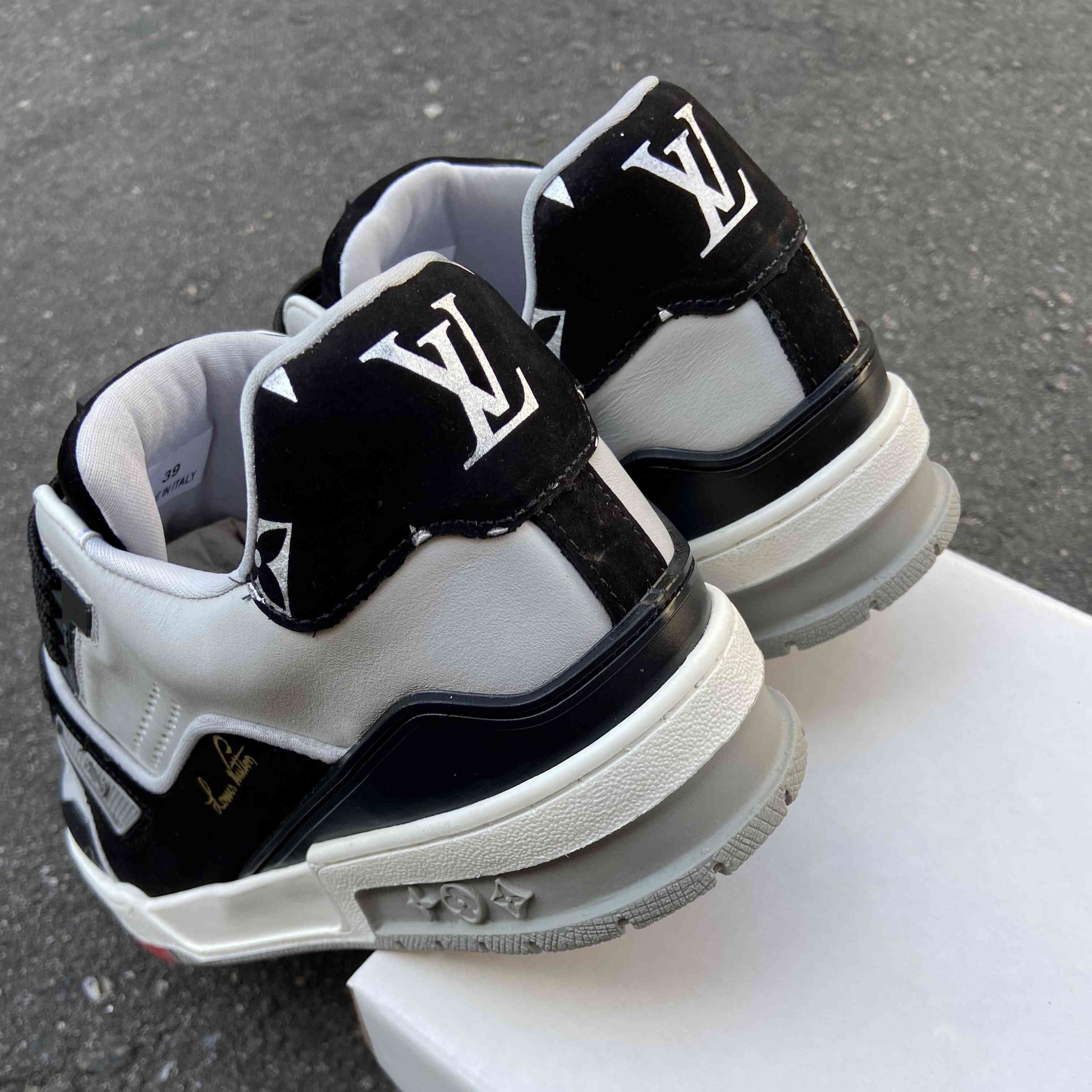 LV Trainer Sneaker Low Black Grey
