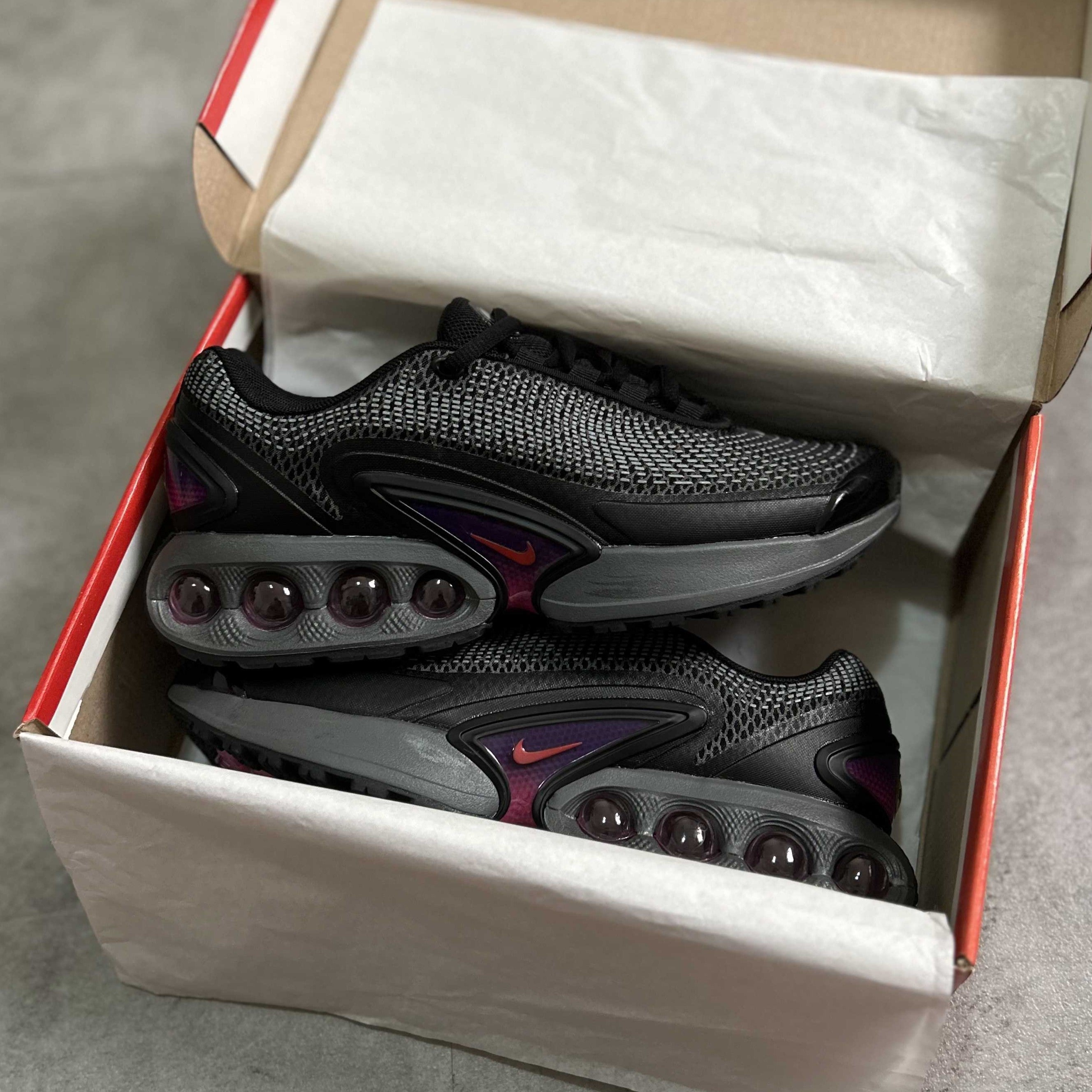 Air Max DN Anthracite Light Crimson