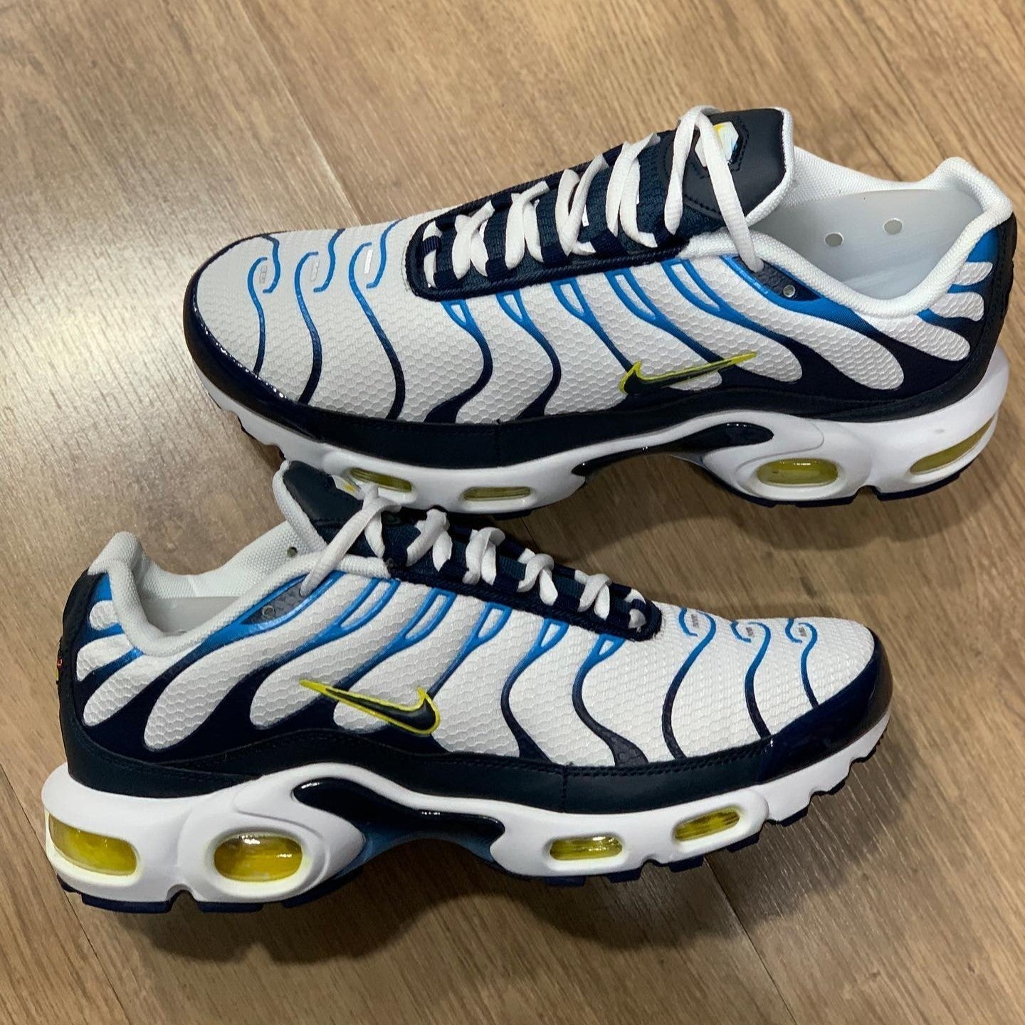 Air Max Plus TN White Navy Gold
