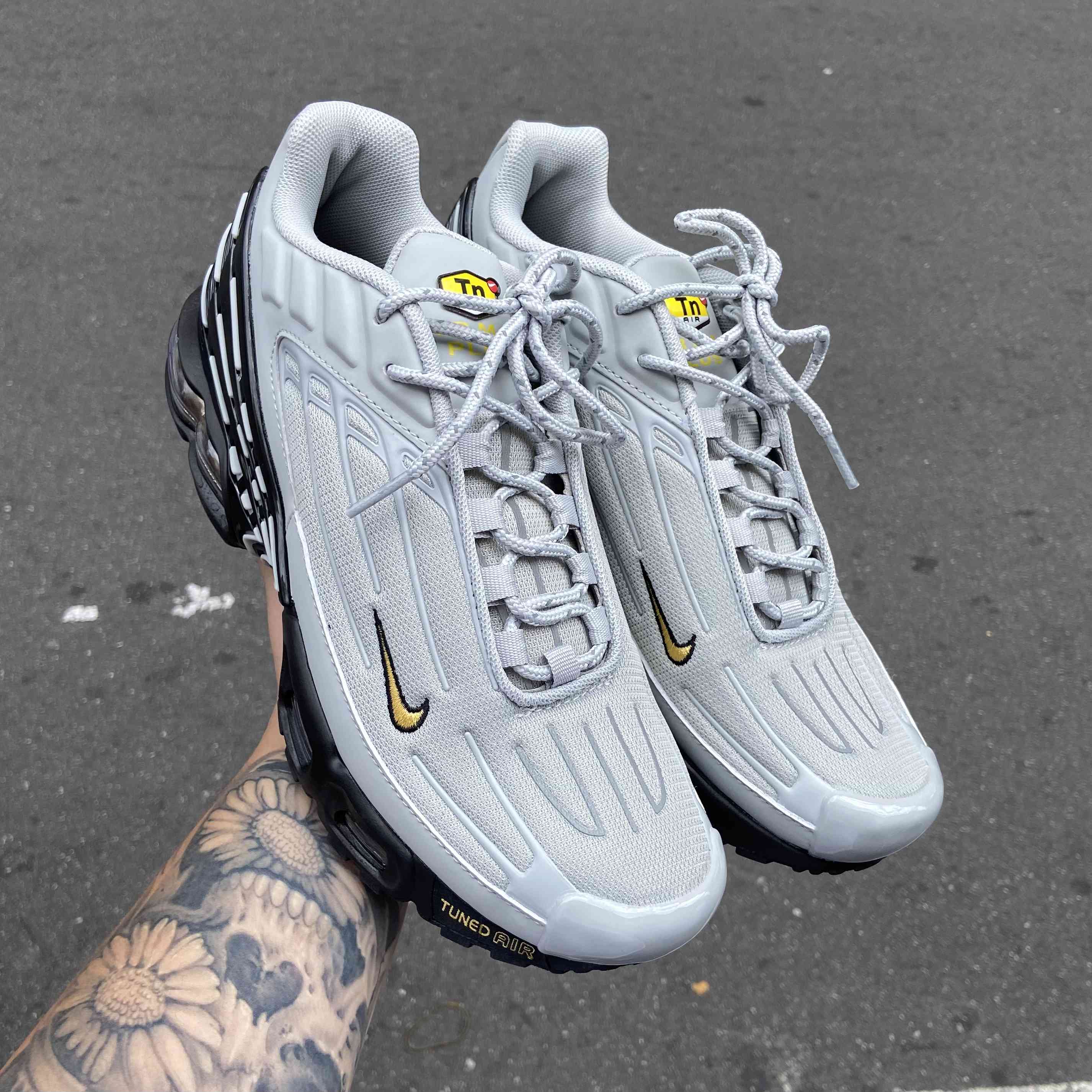 Air Max Plus TN 3 Light Bone University Gold