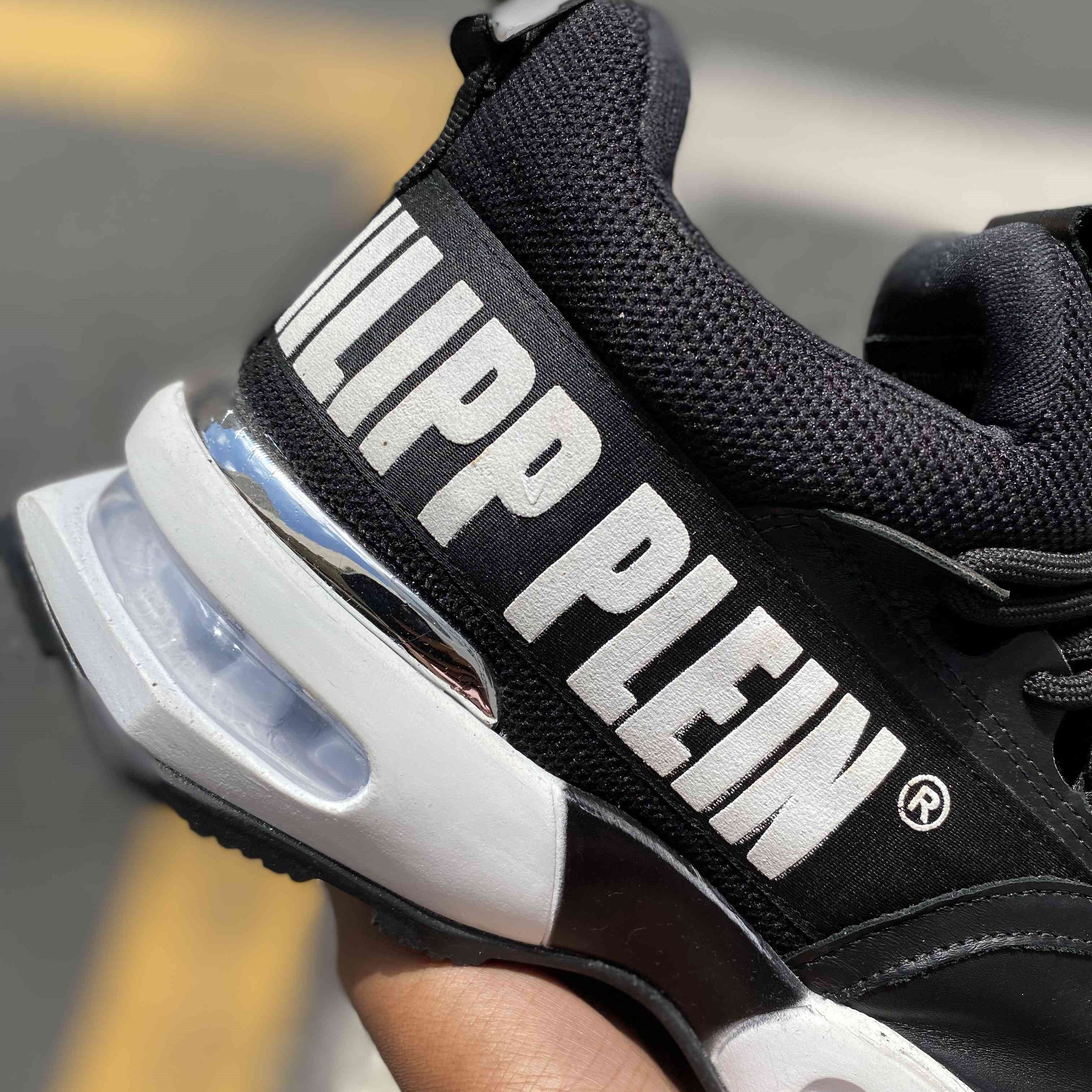 Dream Big 78%-Nitrogen Black White