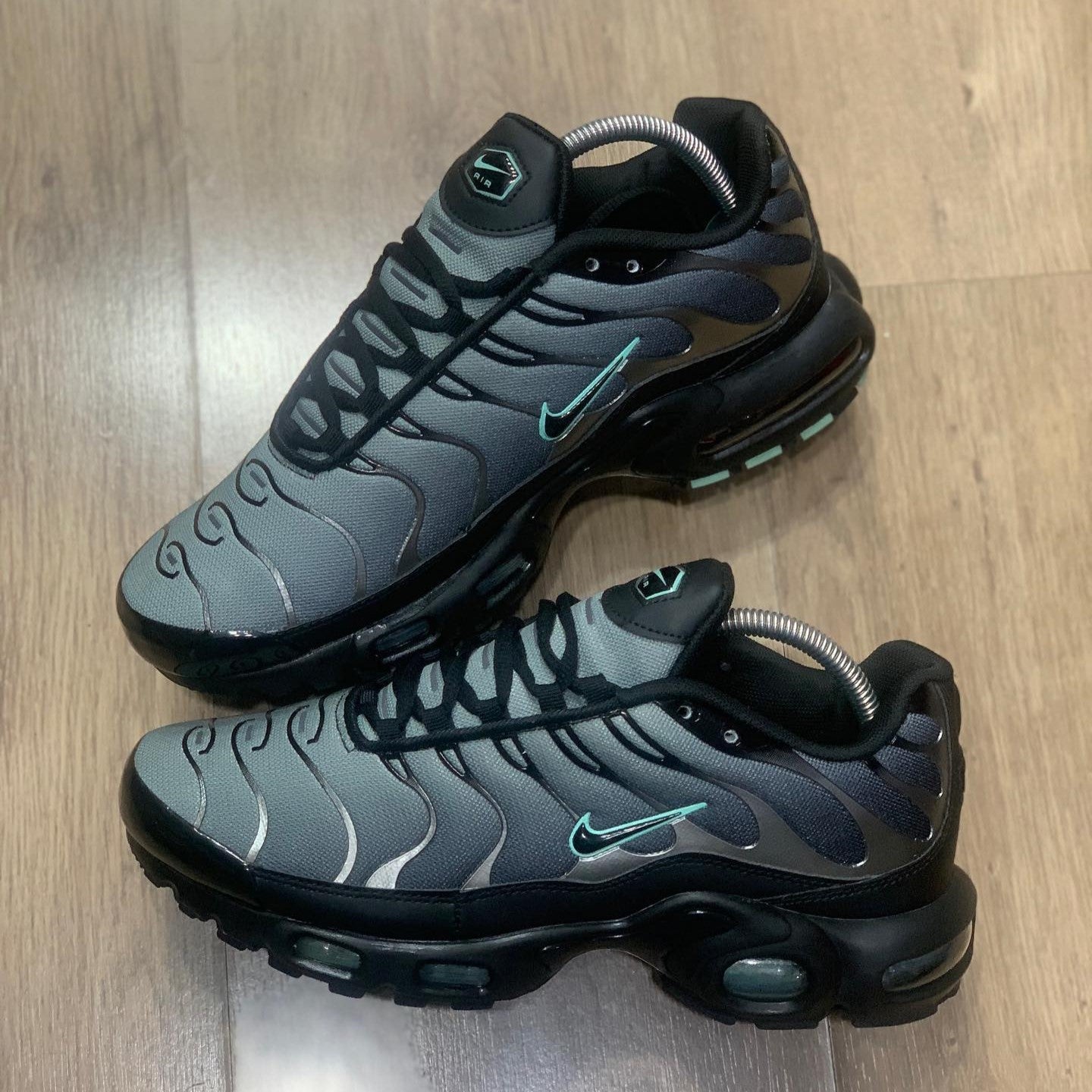 Air Max Plus TN Particle Grey Vapour Green