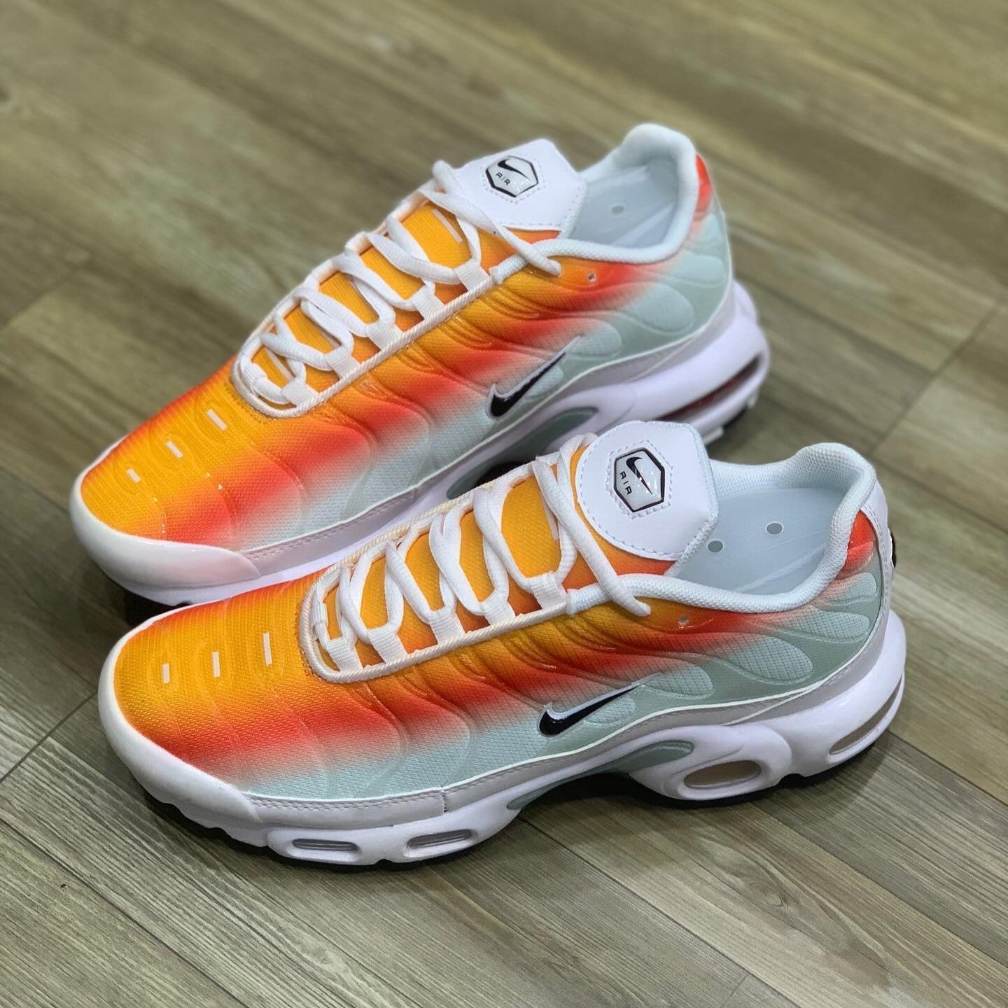 Air Max Plus Tropical Sunset