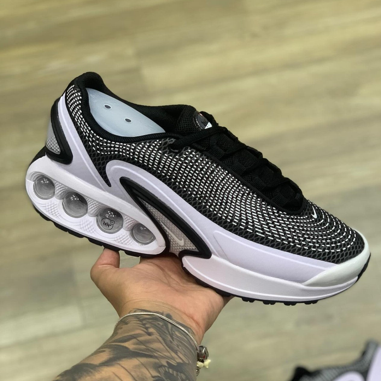 Air Max DN Black White