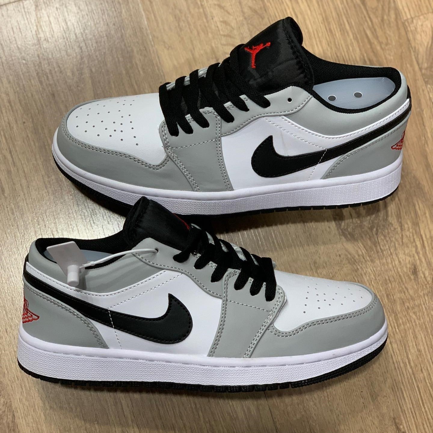 Air Jordan 1 Low Light Smoke Grey