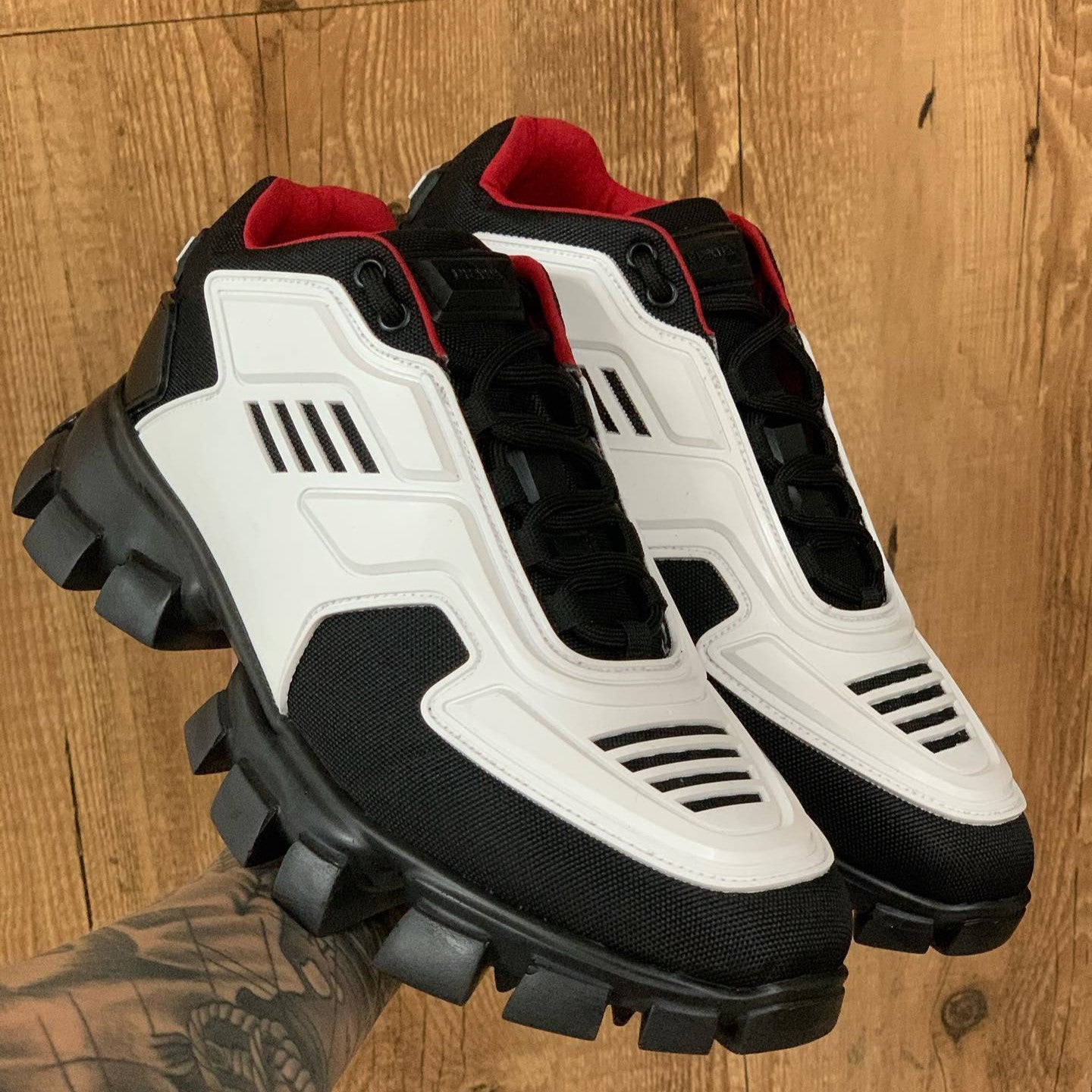 Cloudbust Thunder Knit White Black