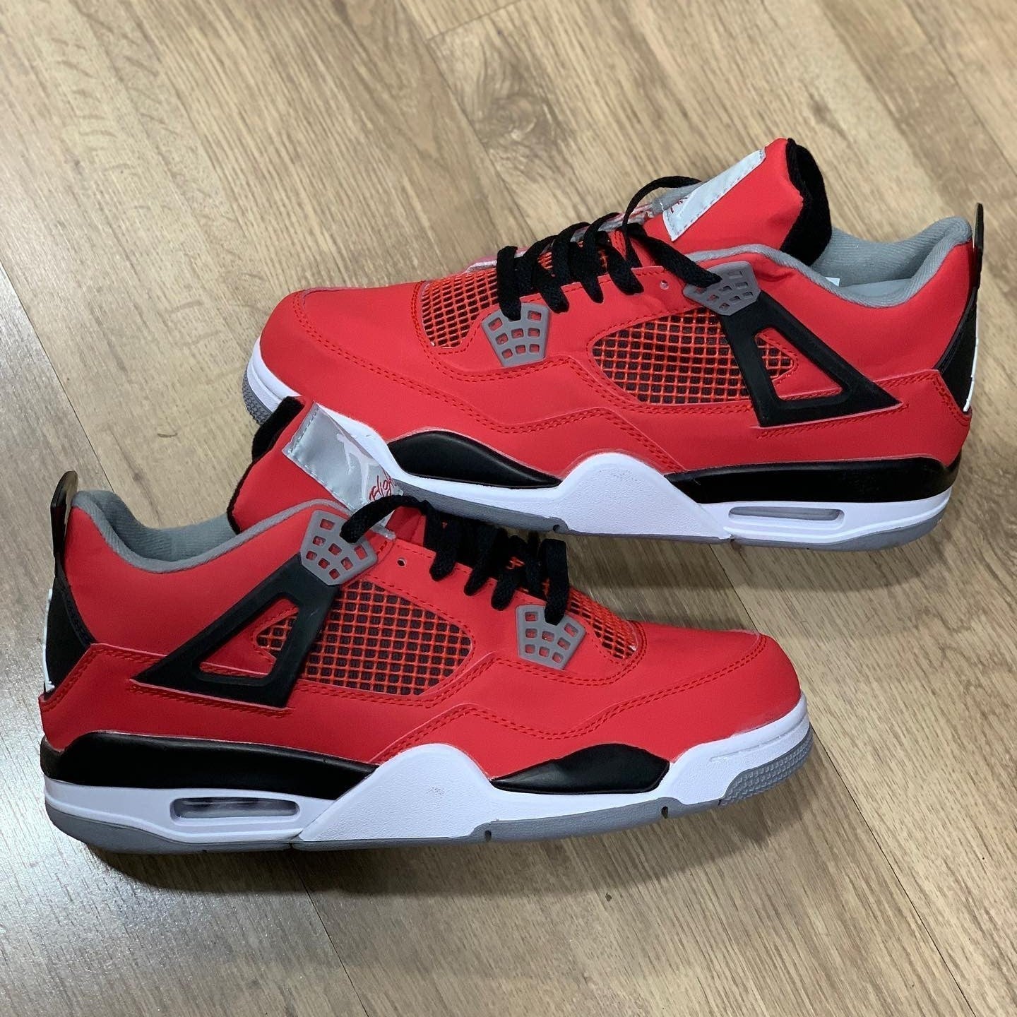 Air Jordan 4 Retro Toro Bravo