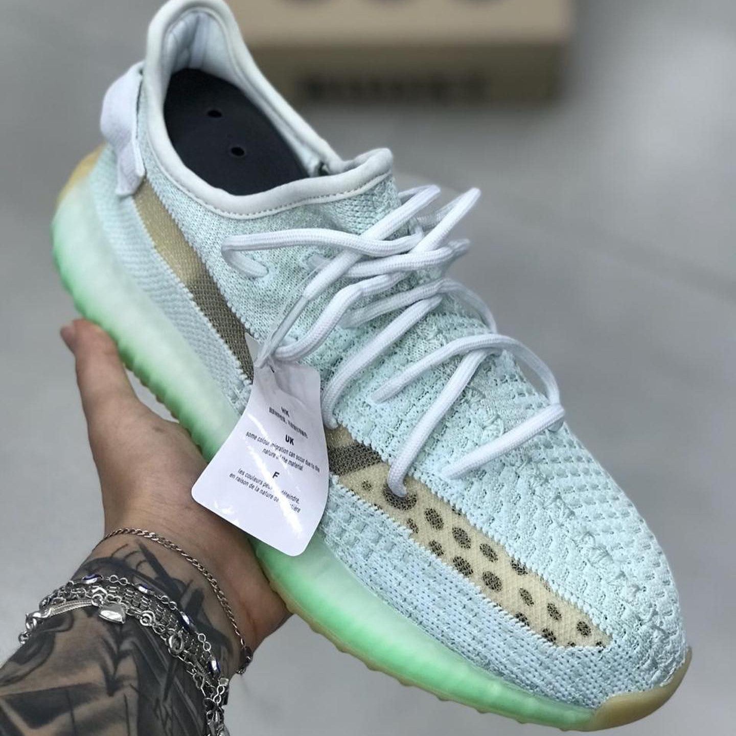 Yeezy Boost 350 v2 Hyperspace