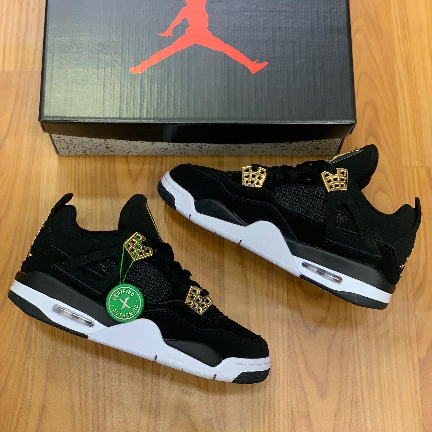 Air Jordan 4 Retro Royalty