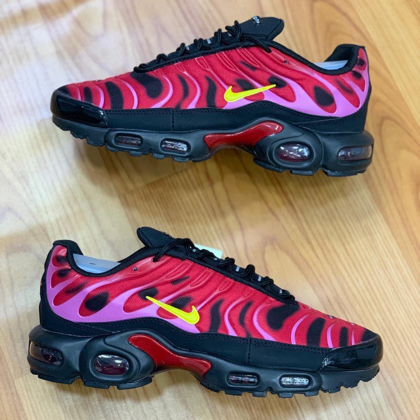 Air Max Plus TN University Red Supreme