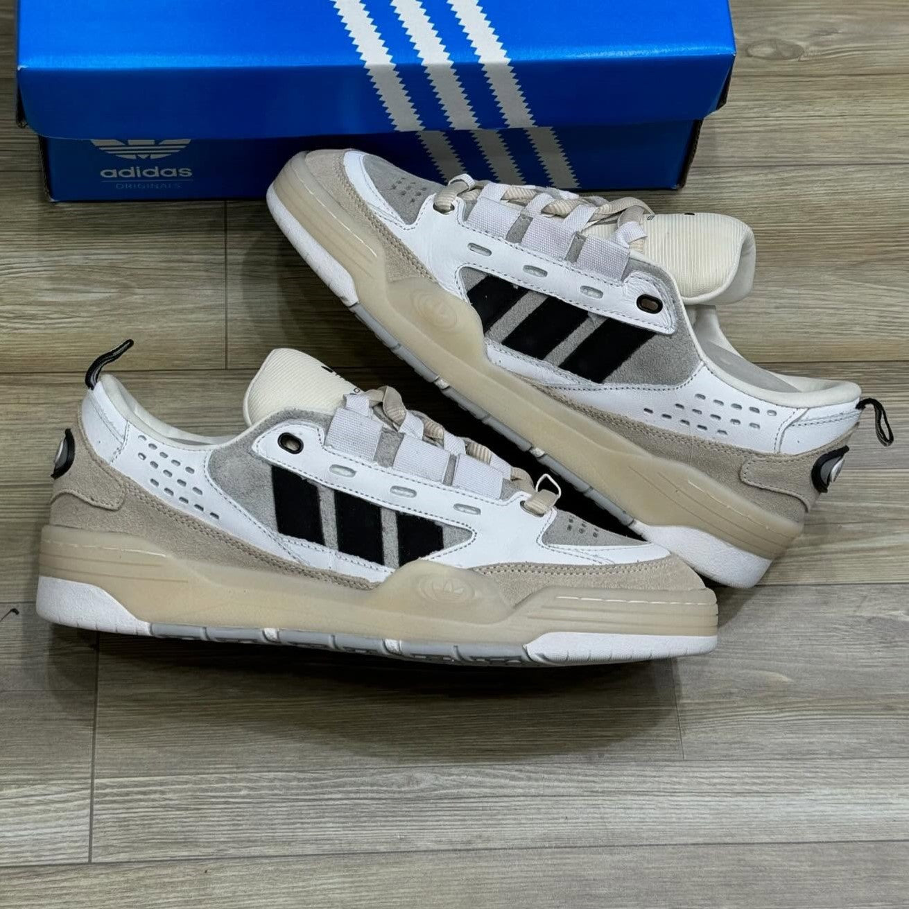 ADI2000 Chalk White Black