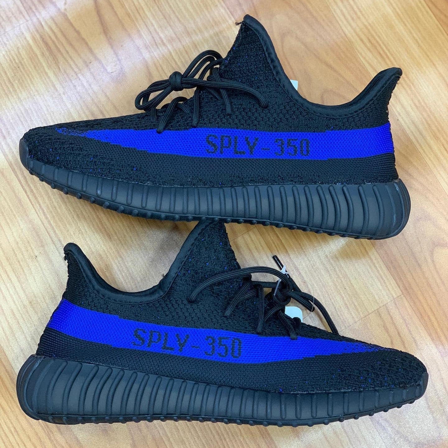 Yeezy Boost 350 v2 Dazzling Blue