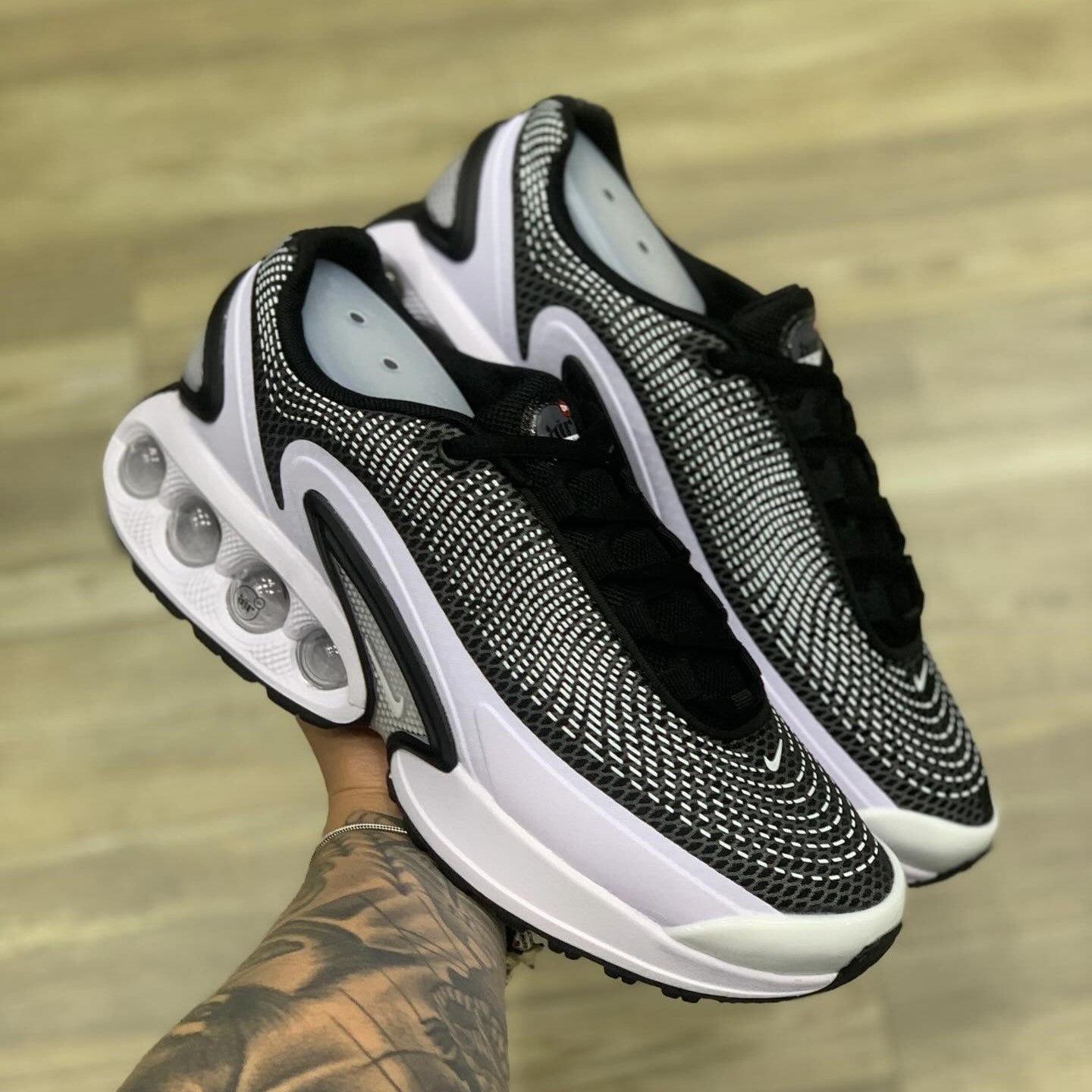 Air Max DN Black White