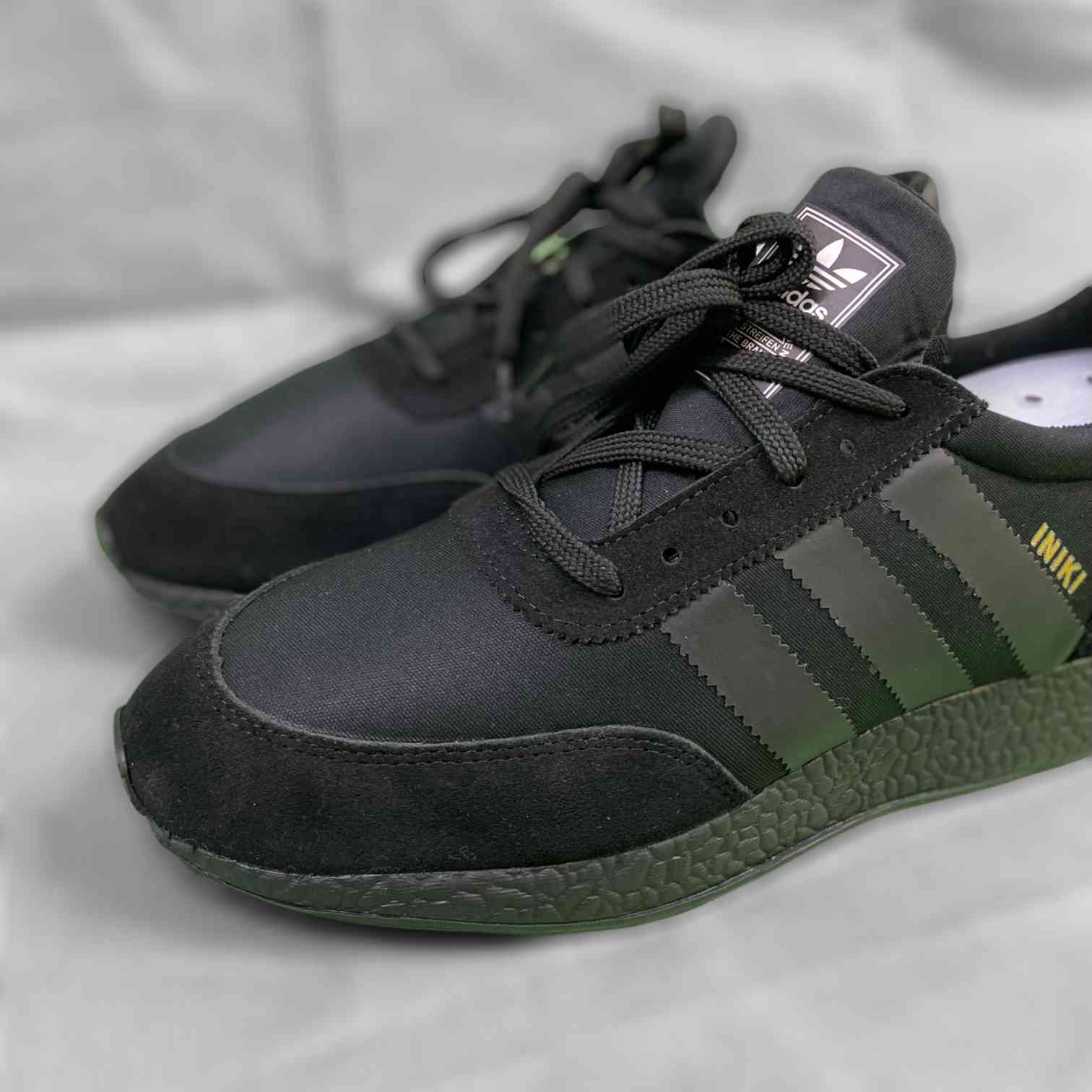 Iniki Runner Triple Black