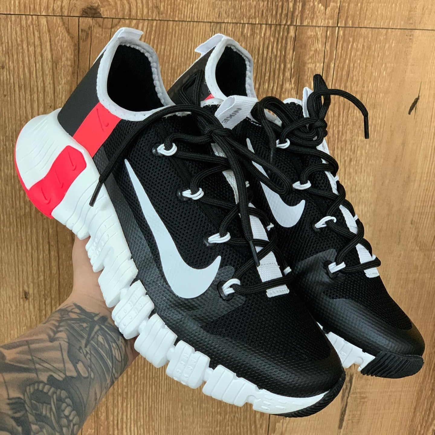 Free Metcon 3 Dark Grey Crimson