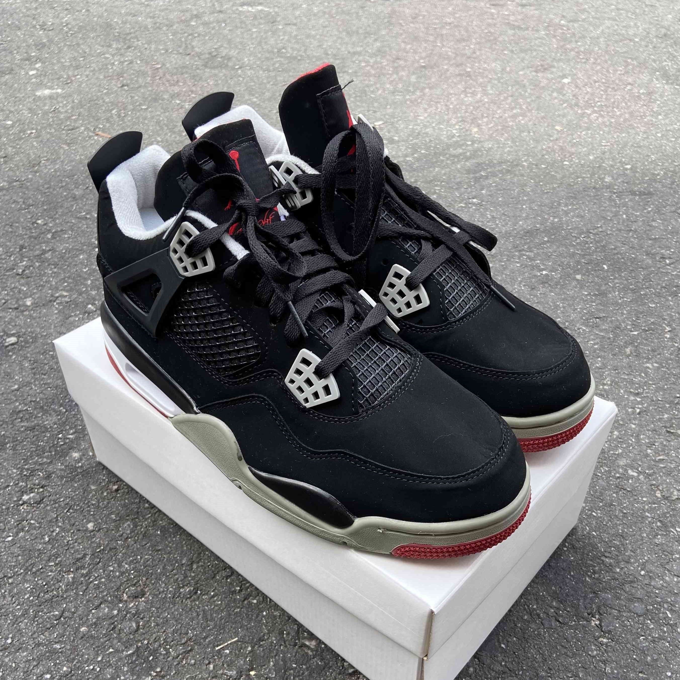 Air Jordan 4 Retro OG TD Bred