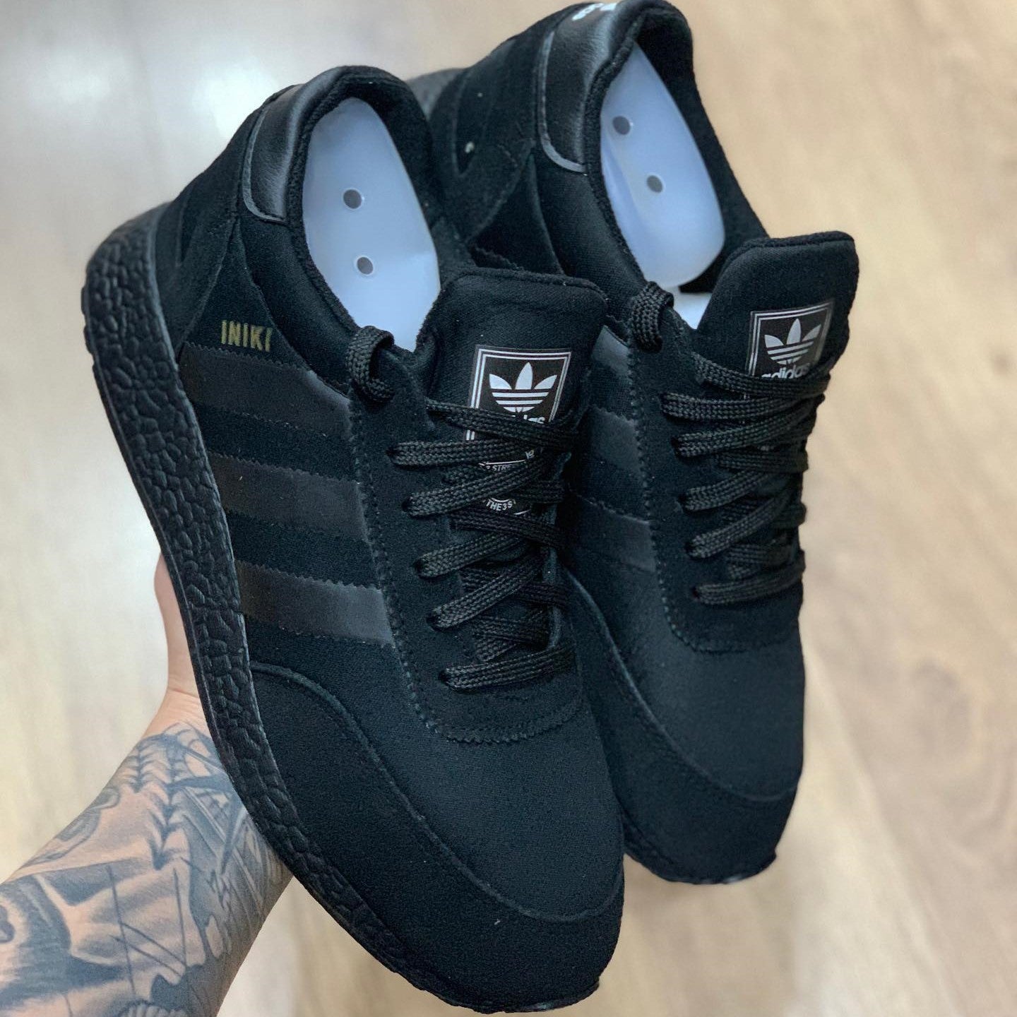 Iniki Runner Triple Black