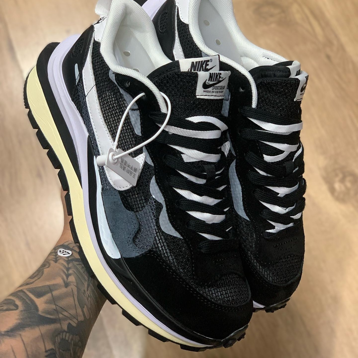 Sacai x Nike Vaporwaffle Black White