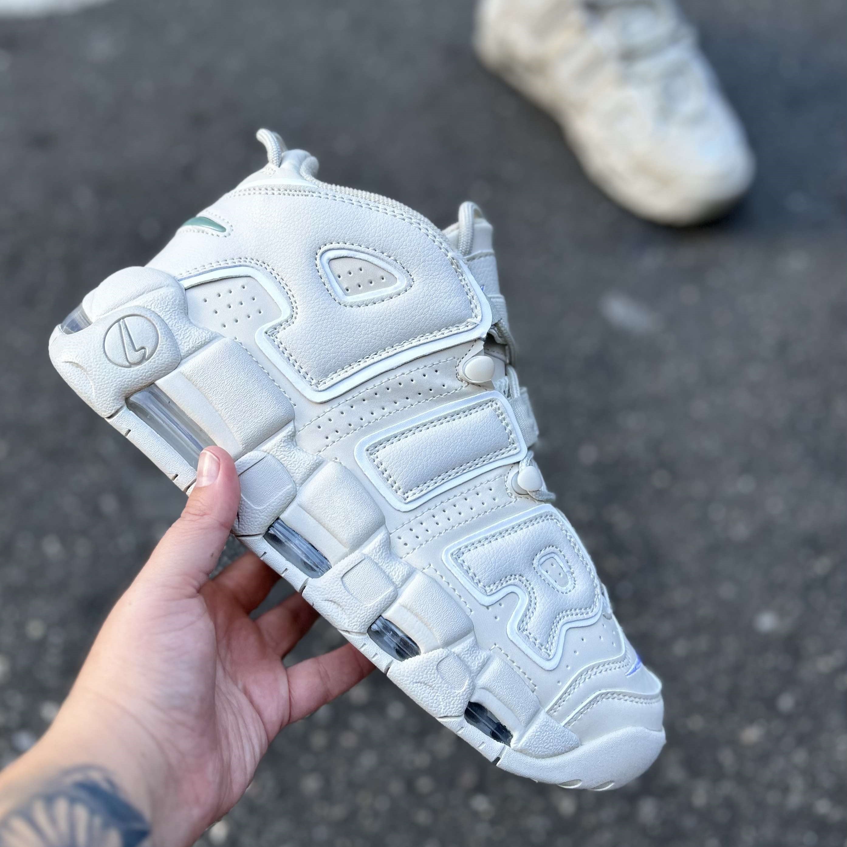 Air More Uptempo Low Light Bone