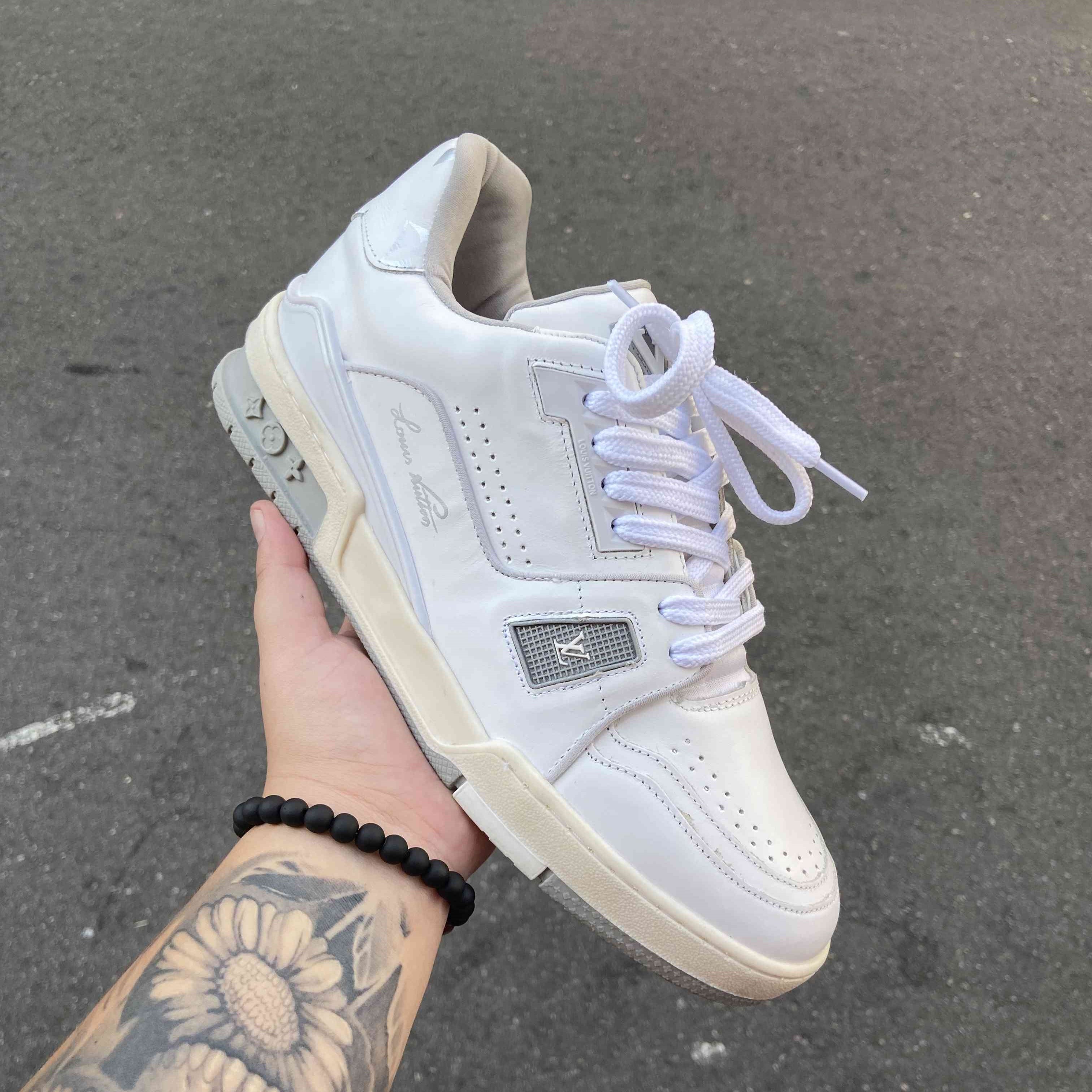 LV Trainer White Grey Signature