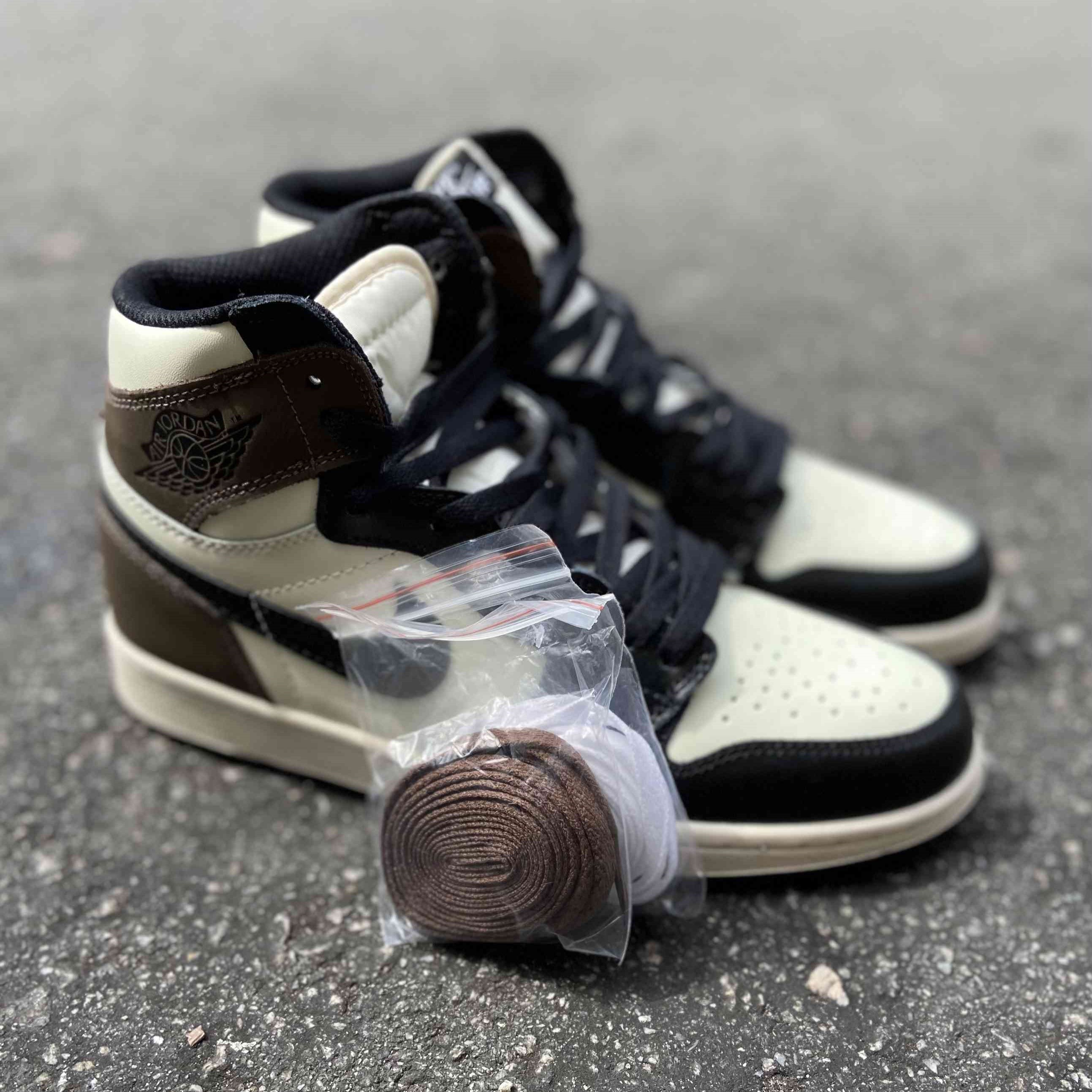 Air Jordan 1 High Dark Mocha